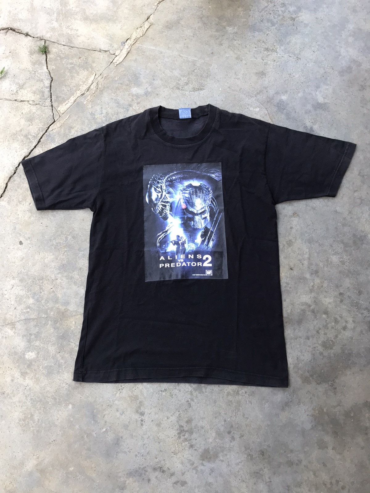 Vintage Vintage Alien vs Predator 2 movie promo tee Size US M / EU 48-50 / 2 - 2 Thumbnail