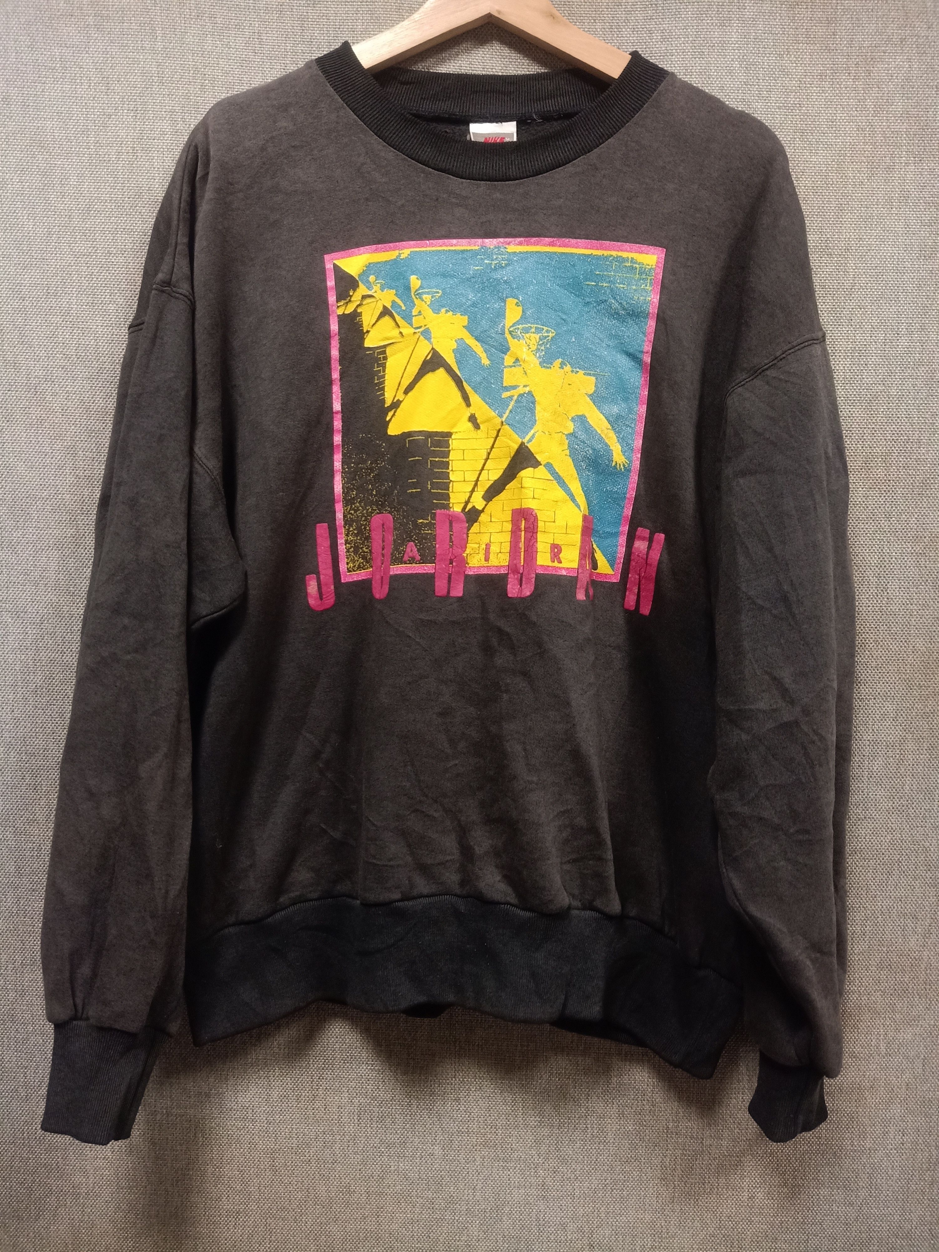 Nike vintage 90s sweatshirt nike air jordan distressed sunfaded Size US L / EU 52-54 / 3 - 1 Thumbnail