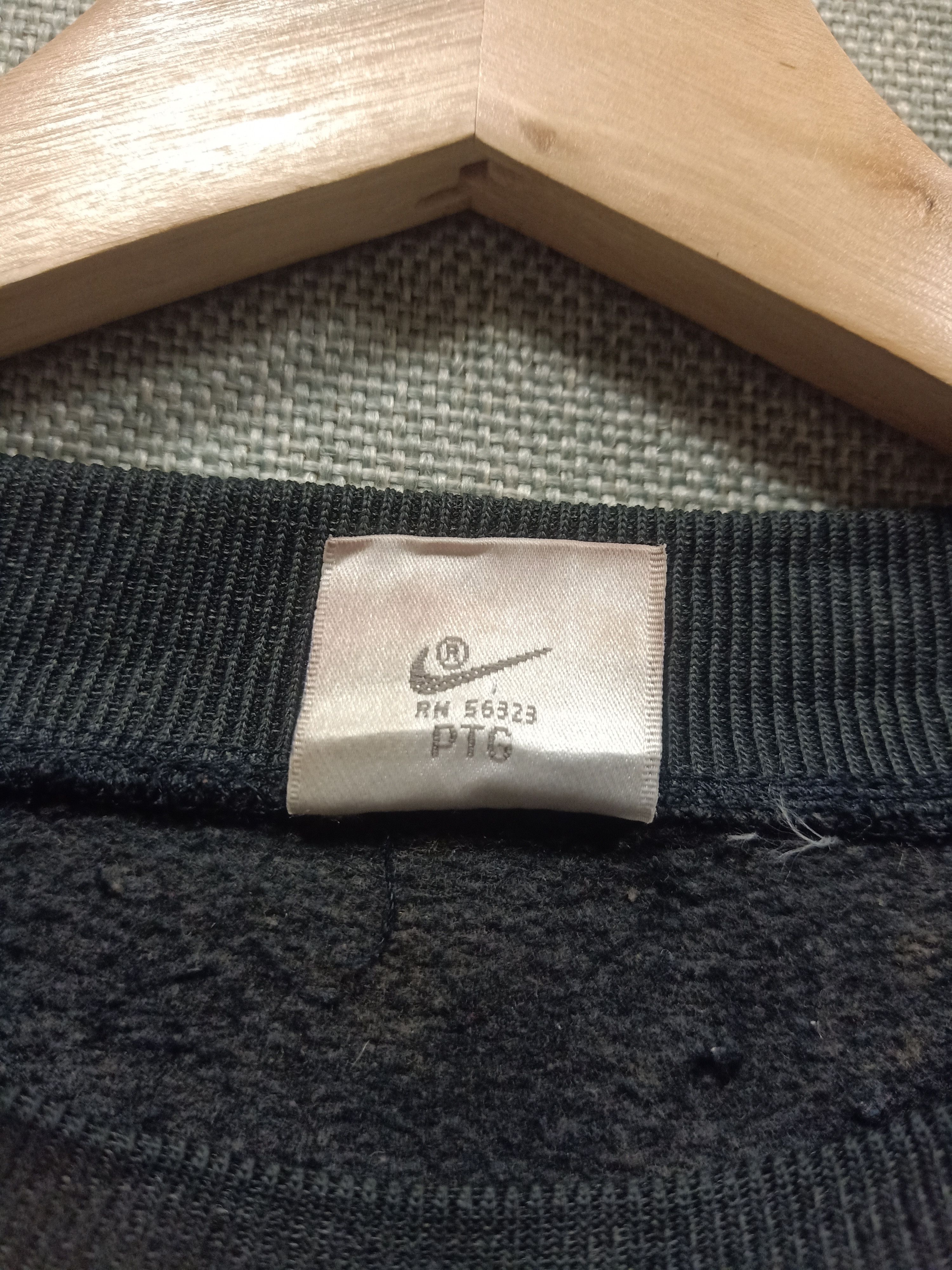 Nike vintage 90s sweatshirt nike air jordan distressed sunfaded Size US L / EU 52-54 / 3 - 5 Thumbnail