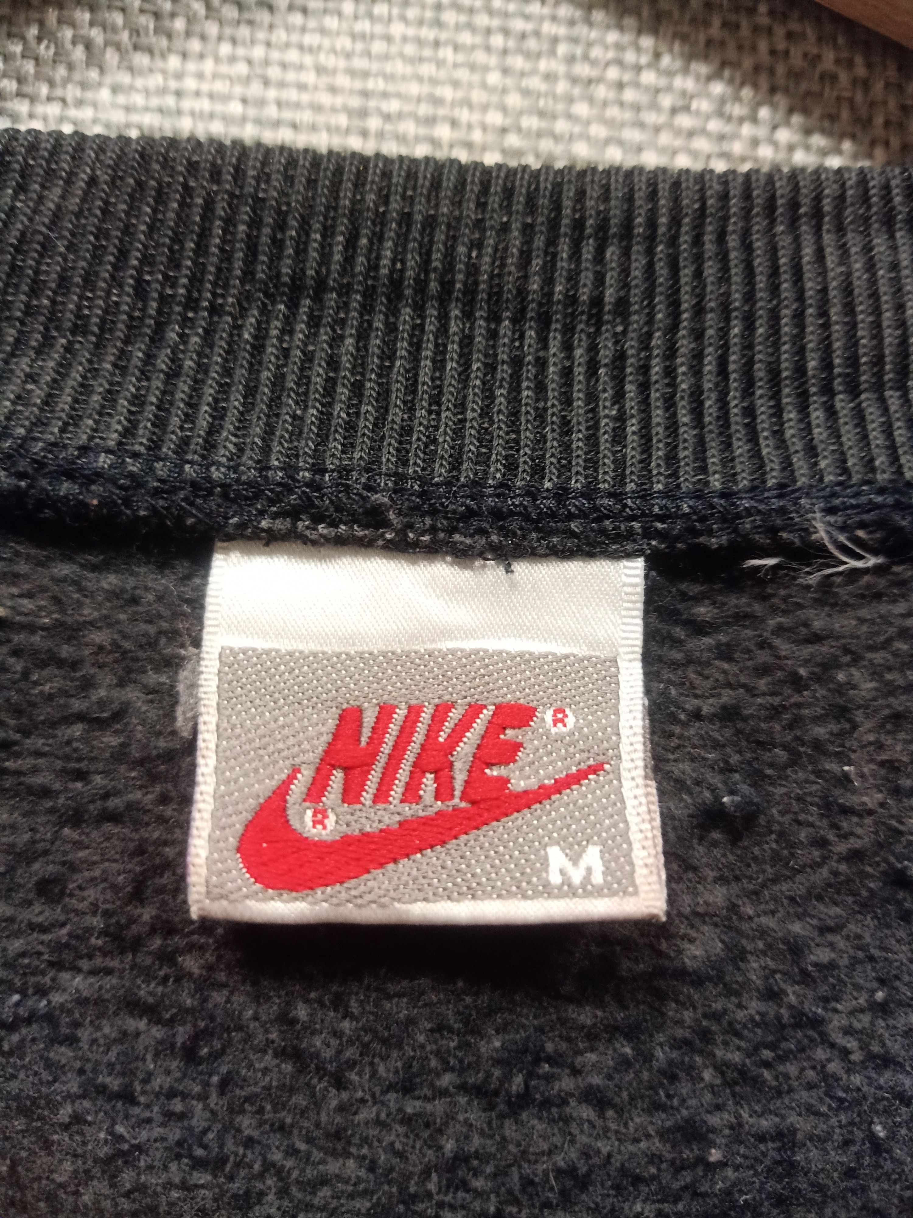Nike vintage 90s sweatshirt nike air jordan distressed sunfaded Size US L / EU 52-54 / 3 - 4 Thumbnail