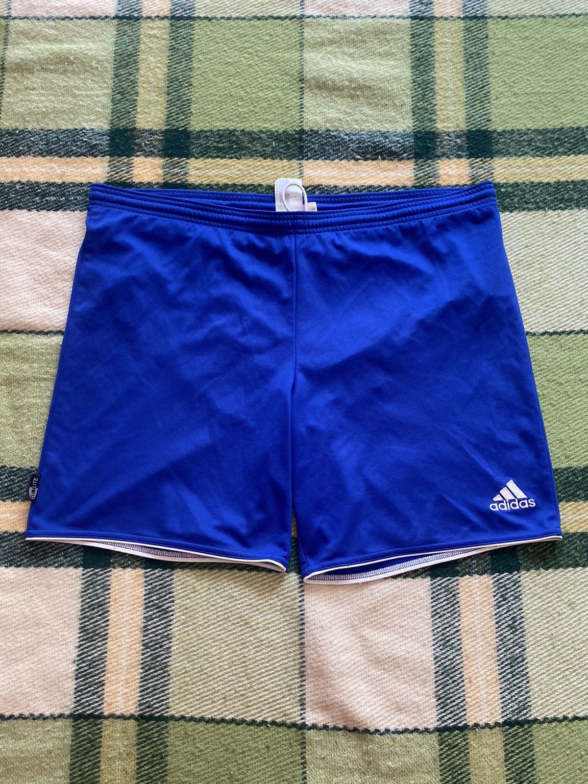 Adidas Vintage Adidas shorts streetwear y2k casual style size L Size US 34 / EU 50 - 1 Thumbnail