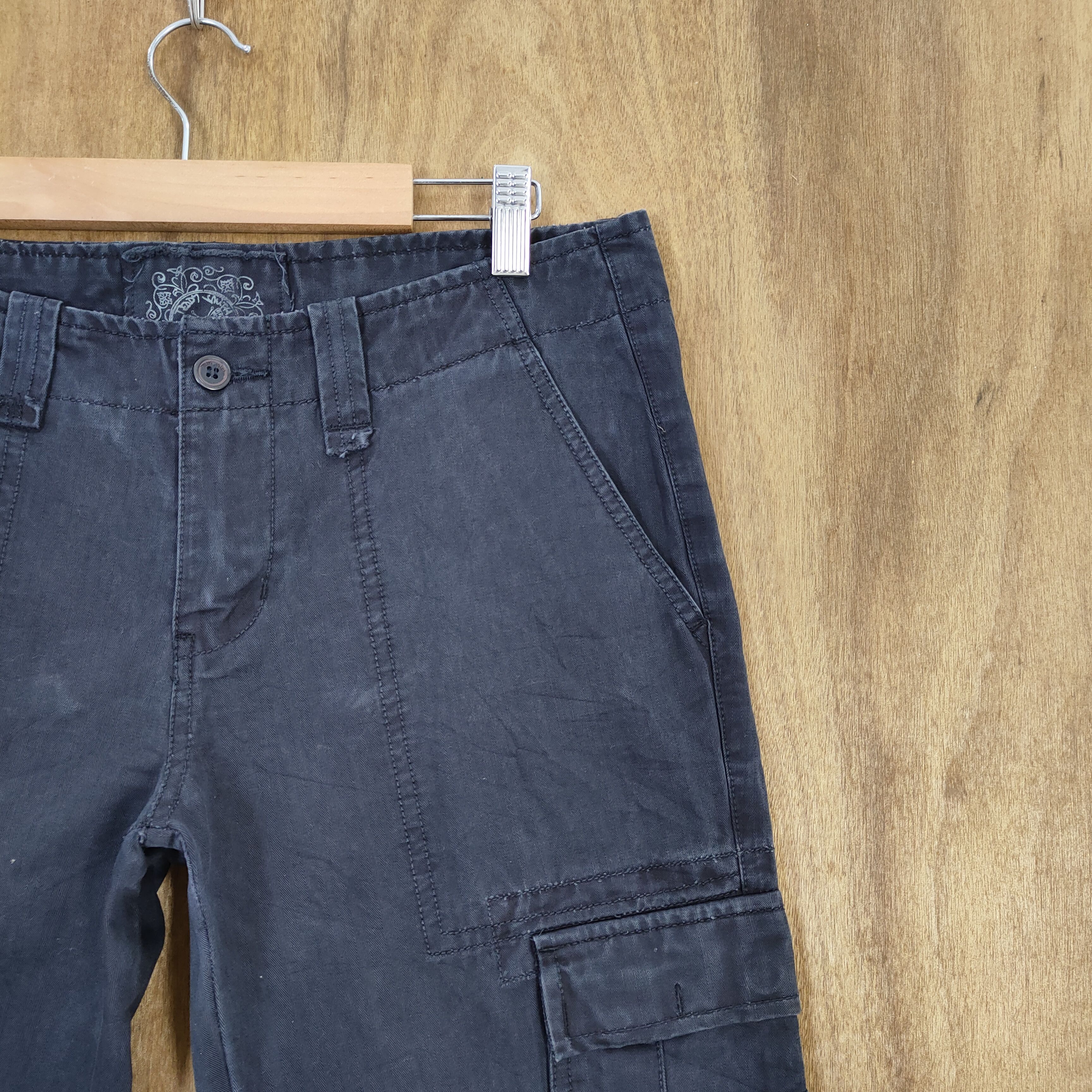 Japanese Brand TEDDY SMITH BLUE BLACK LOW RISE CARGO PANTS Size US 32 / EU 48 - 8 Thumbnail