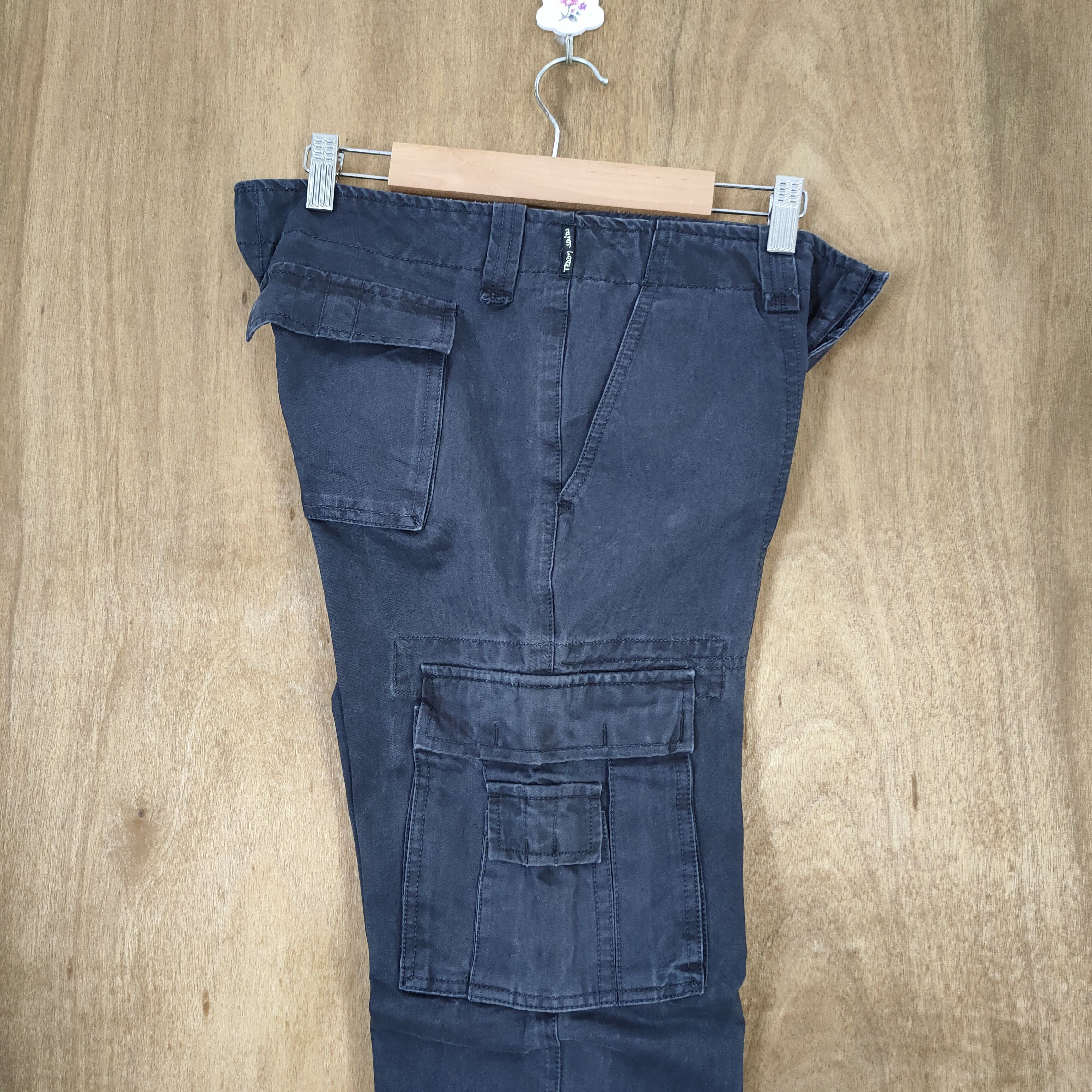 Japanese Brand TEDDY SMITH BLUE BLACK LOW RISE CARGO PANTS Size US 32 / EU 48 - 18 Thumbnail