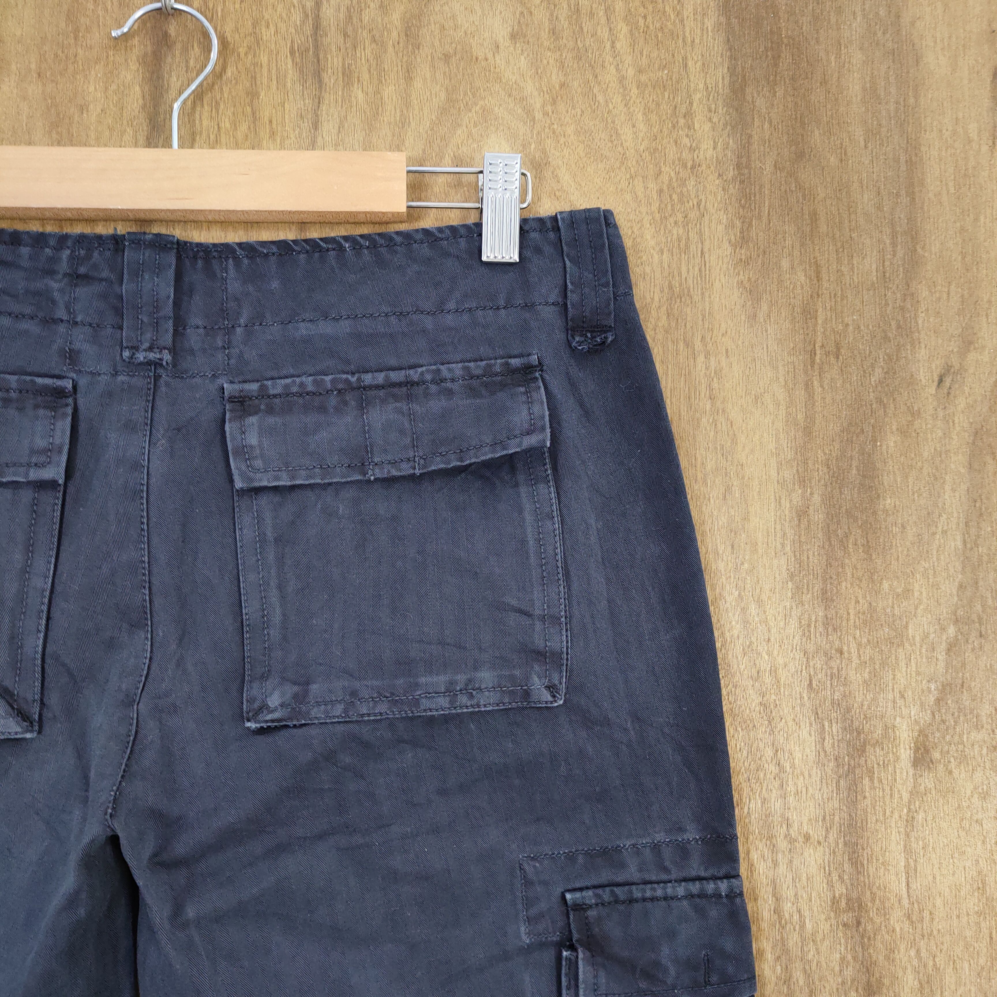 Japanese Brand TEDDY SMITH BLUE BLACK LOW RISE CARGO PANTS Size US 32 / EU 48 - 14 Thumbnail