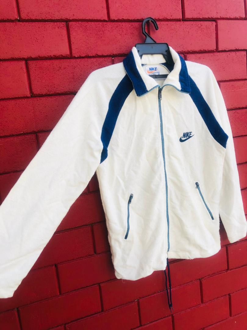 Nike Vintage Nike Orange Tag Designer Streetwear Fashion Sweater Size US L / EU 52-54 / 3 - 5 Thumbnail