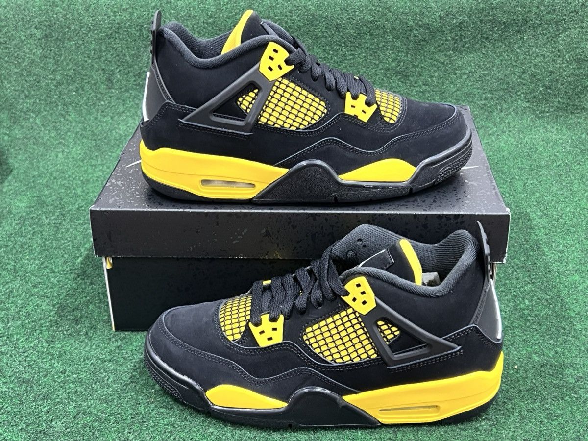 Jordan Brand Air Jordan 4 Thunder Size US 6 / EU 39 - 1 Thumbnail