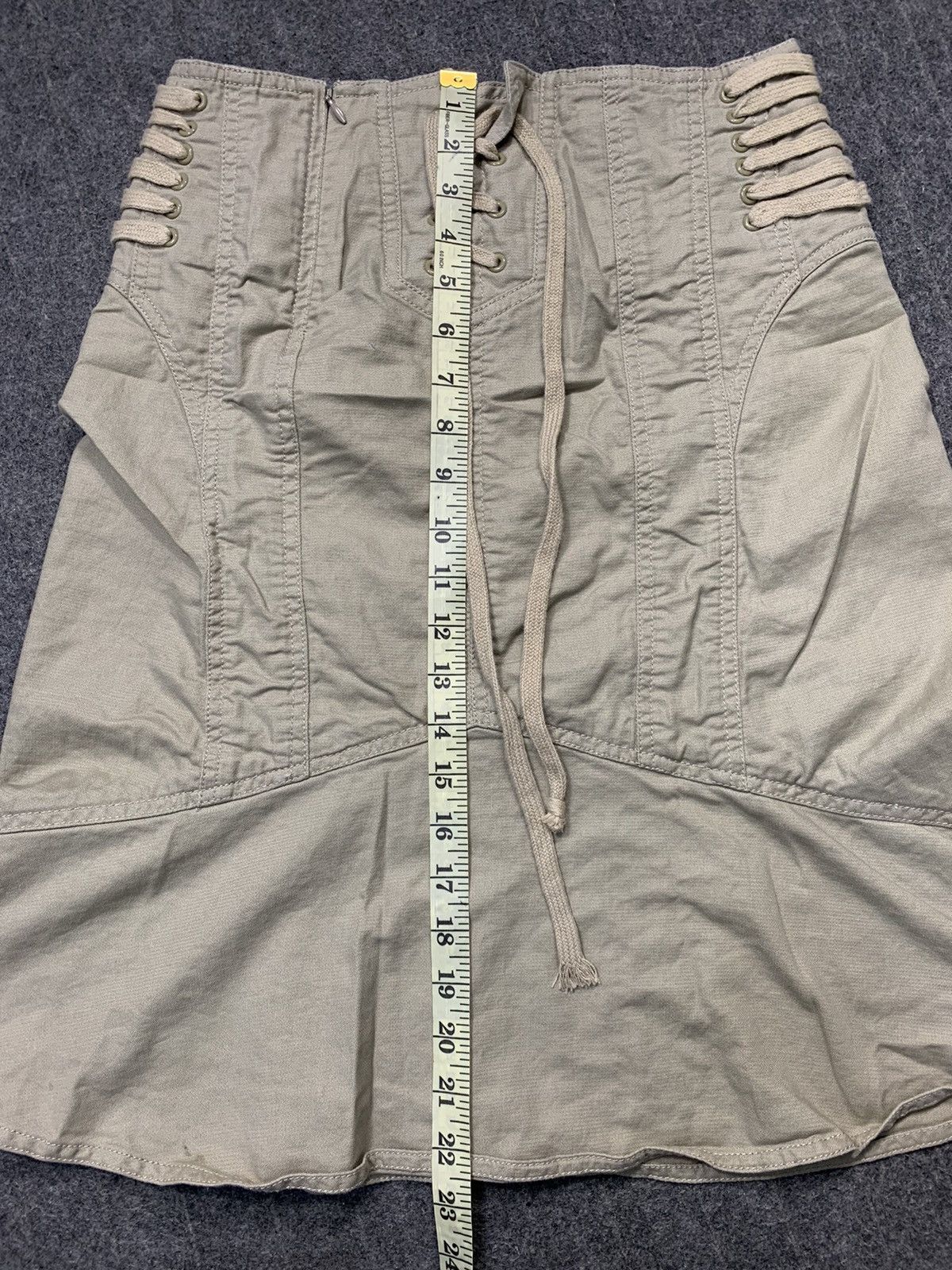 Japanese Brand 90s Japanese Brand Shoelace Crisscross Beige Skirt Size 28" / US 6 / IT 42 - 7 Thumbnail