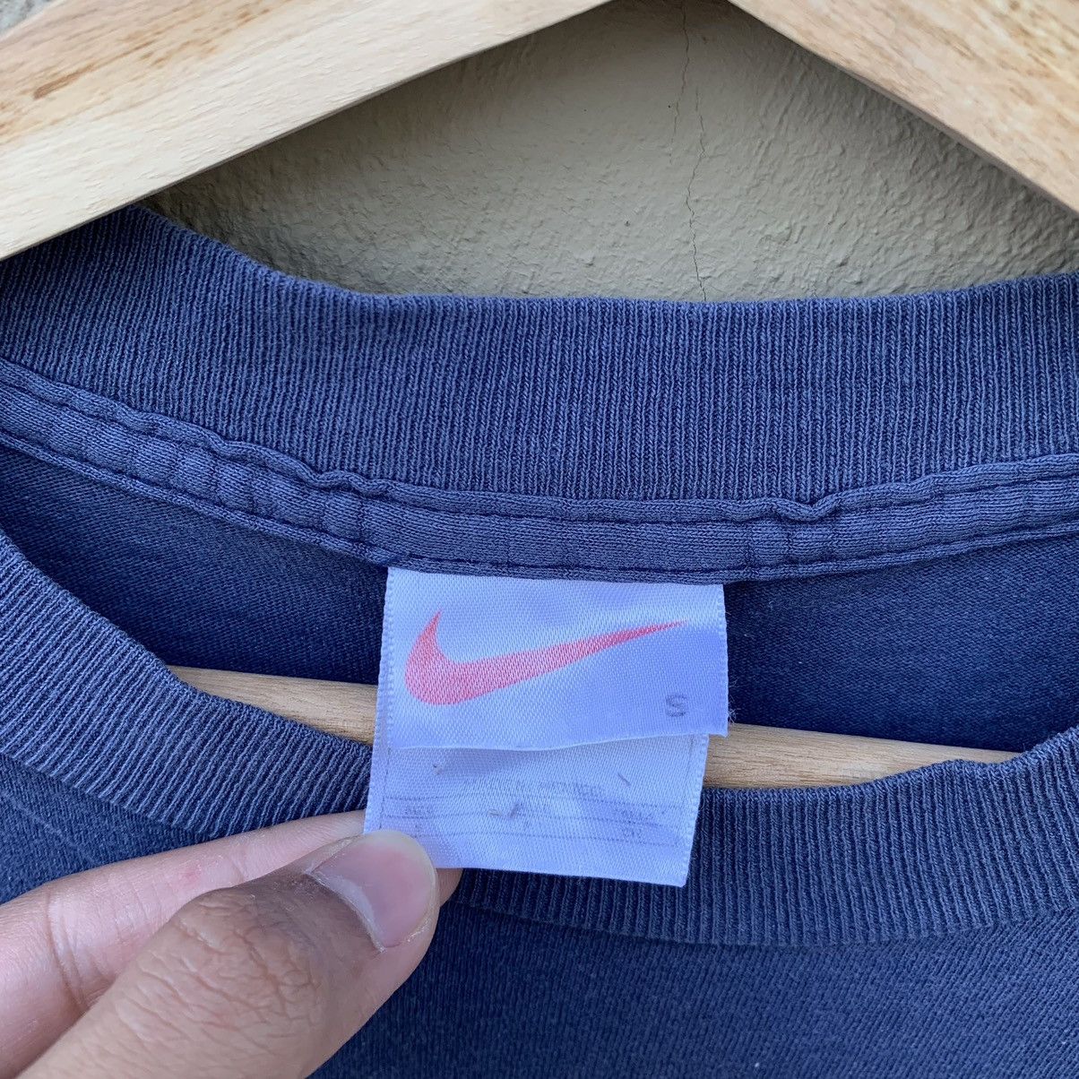 Nike Vintage Y2K Trashed Faded Nike Swoosh Tshirt Size US S / EU 44-46 / 1 - 3 Thumbnail