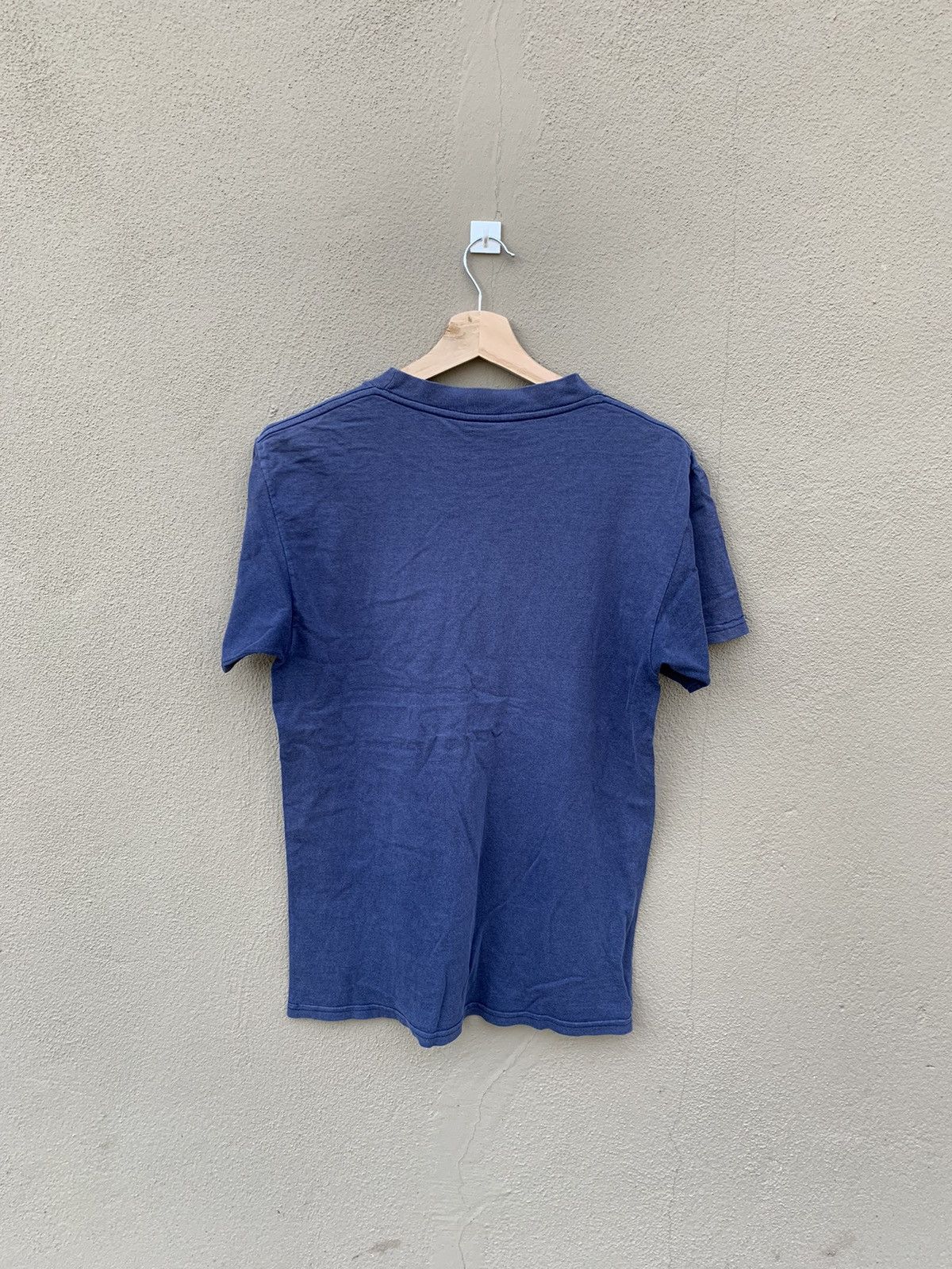 Nike Vintage Y2K Trashed Faded Nike Swoosh Tshirt Size US S / EU 44-46 / 1 - 4 Thumbnail
