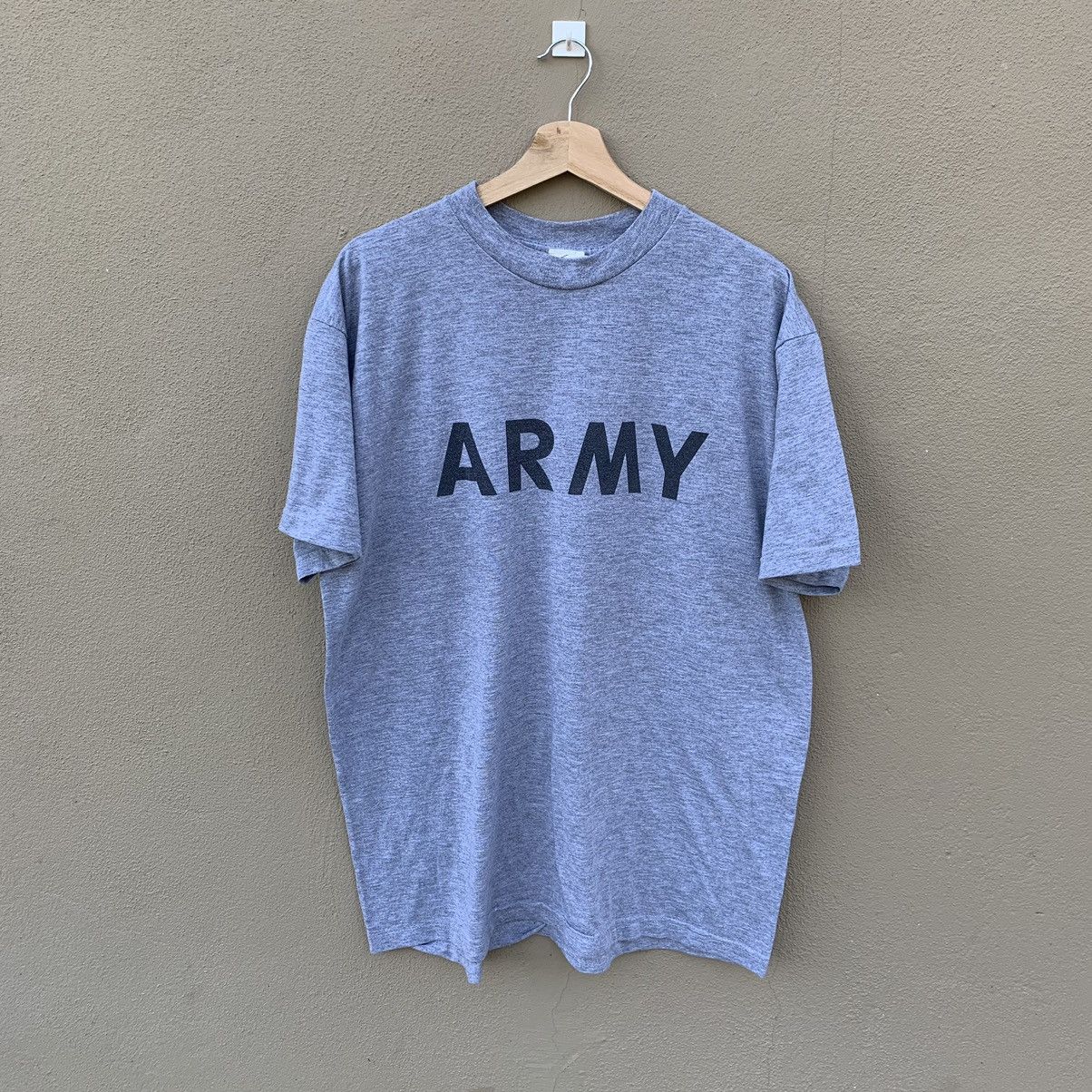 Vintage Vintage 90s US Army Tshirt Size US XL / EU 56 / 4 - 1 Thumbnail