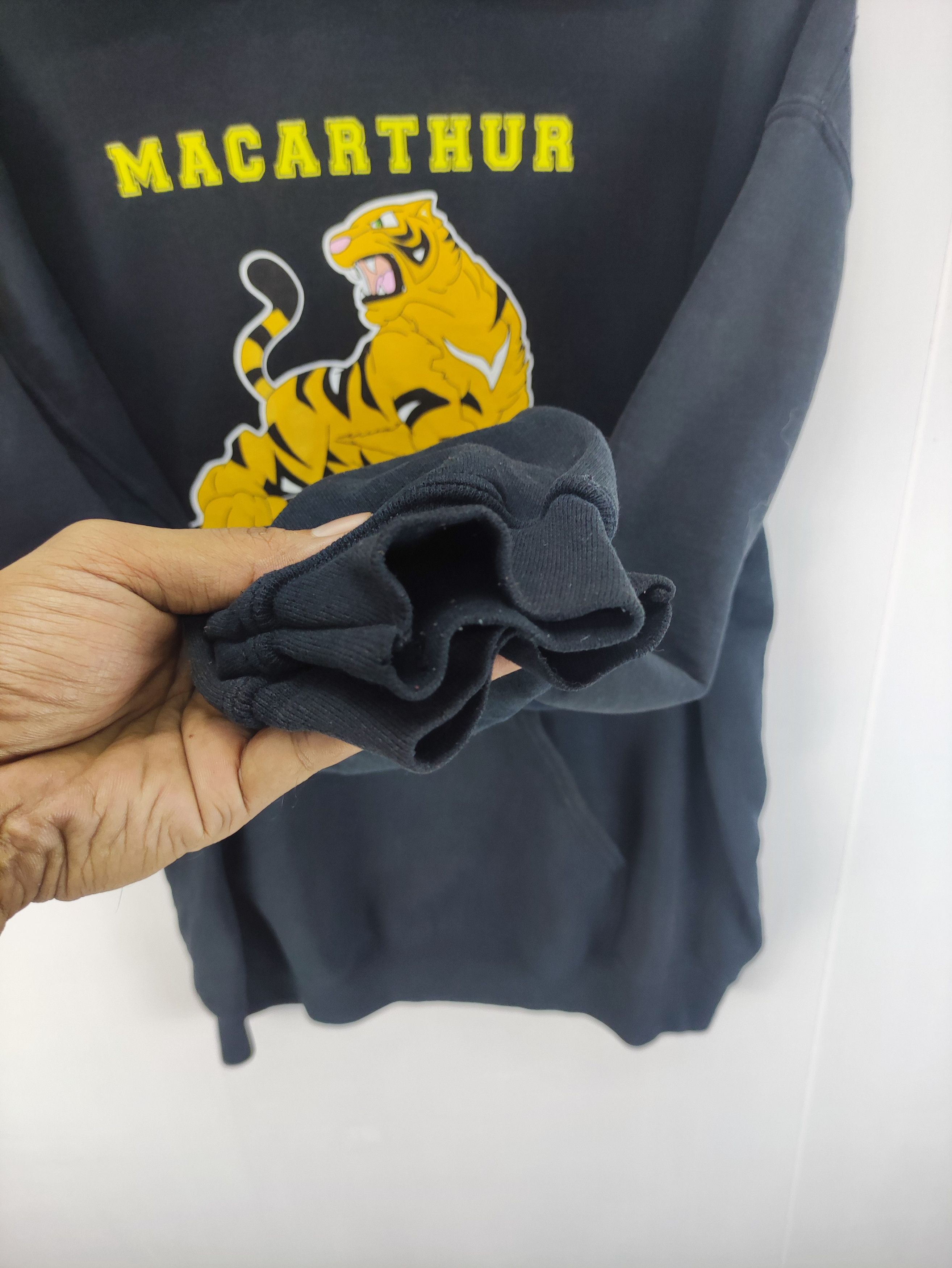 Gildan Vintage MacArthur Tiger Sweater Hoodie Size US M / EU 48-50 / 2 - 5 Thumbnail