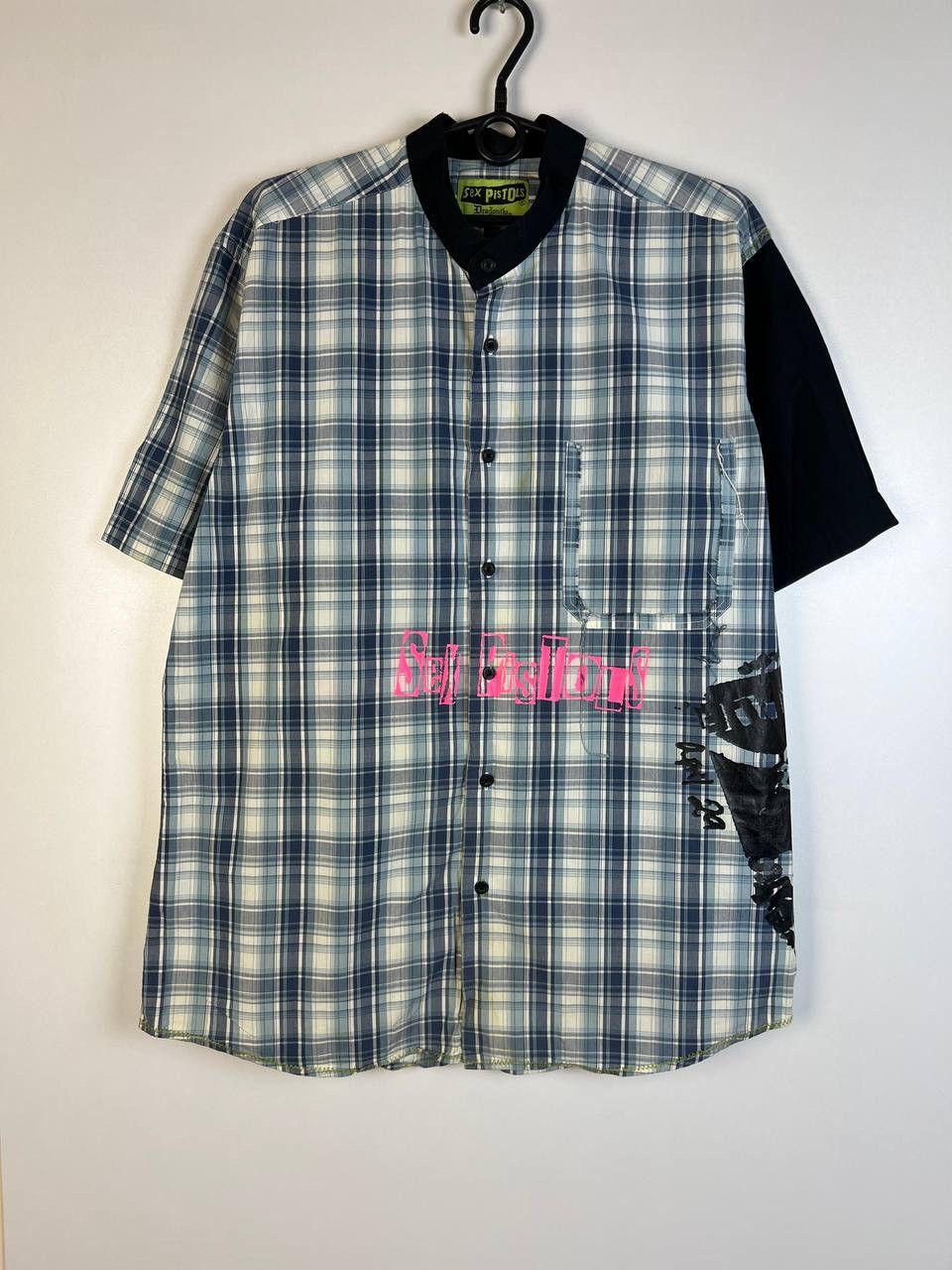Vintage Sex Pistols 2004 vintage shirt size L Size US L / EU 52-54 / 3 - 1 Thumbnail