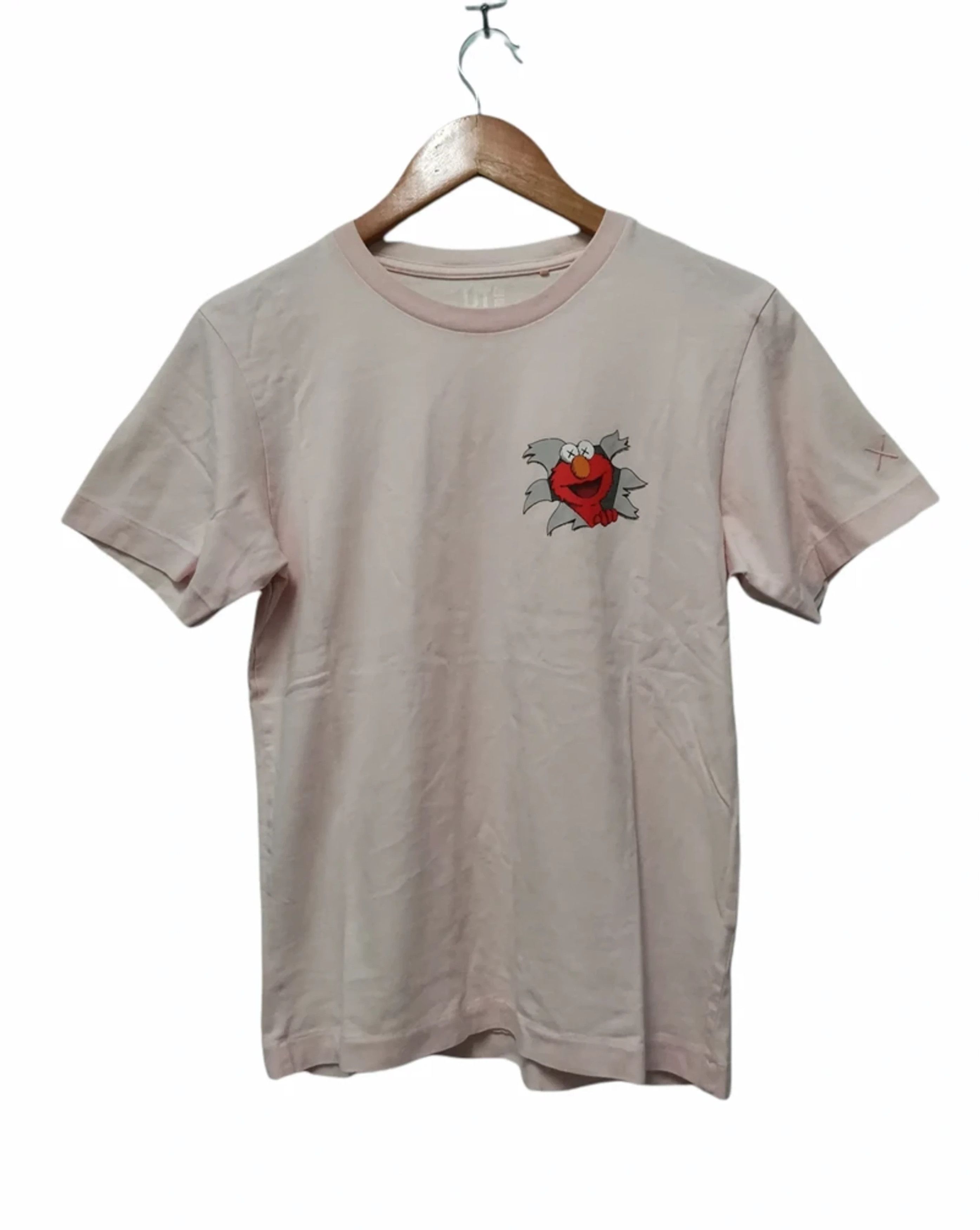 Kaws Kaws Sesame Street OriginalFake Japan Tee Designer Size US S / EU 44-46 / 1 - 3 Thumbnail