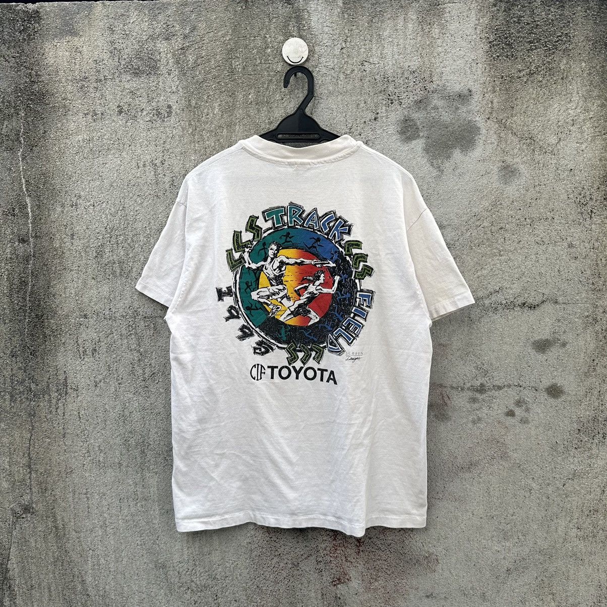 Vintage Vintage 90s toyota run tshirt Size US L / EU 52-54 / 3 - 1 Thumbnail
