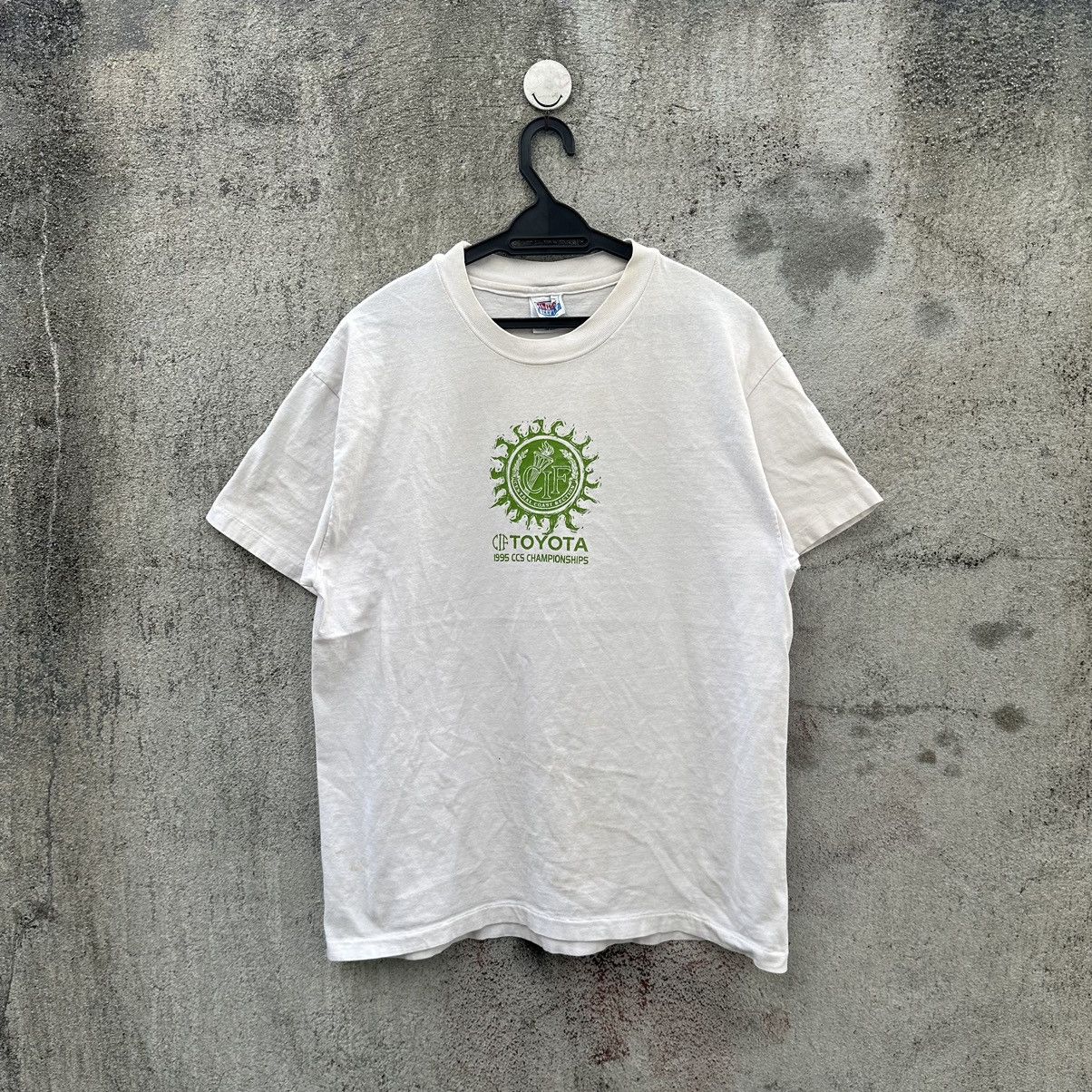 Vintage Vintage 90s toyota run tshirt Size US L / EU 52-54 / 3 - 2 Thumbnail