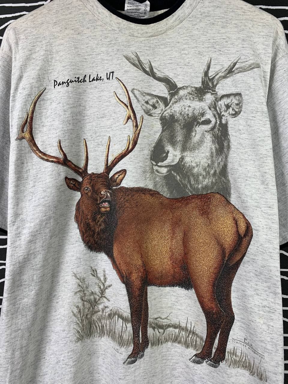 The Mountain Vtg 90s Hazelwoods Habitat Deer The Mountain Graphic Tee Size US L / EU 52-54 / 3 - 3 Thumbnail