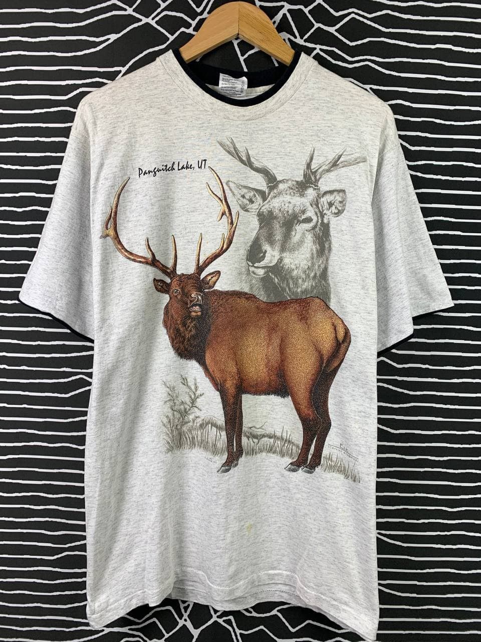 The Mountain Vtg 90s Hazelwoods Habitat Deer The Mountain Graphic Tee Size US L / EU 52-54 / 3 - 2 Thumbnail