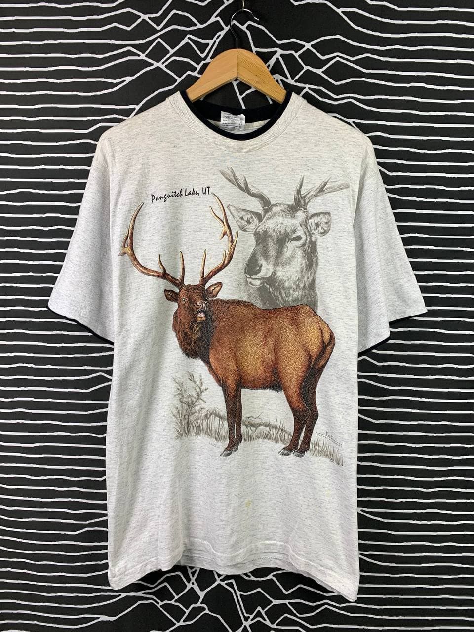 The Mountain Vtg 90s Hazelwoods Habitat Deer The Mountain Graphic Tee Size US L / EU 52-54 / 3 - 1 Thumbnail