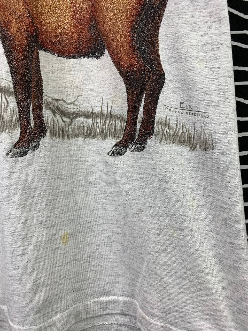 The Mountain Vtg 90s Hazelwoods Habitat Deer The Mountain Graphic Tee Size US L / EU 52-54 / 3 - 4 Thumbnail