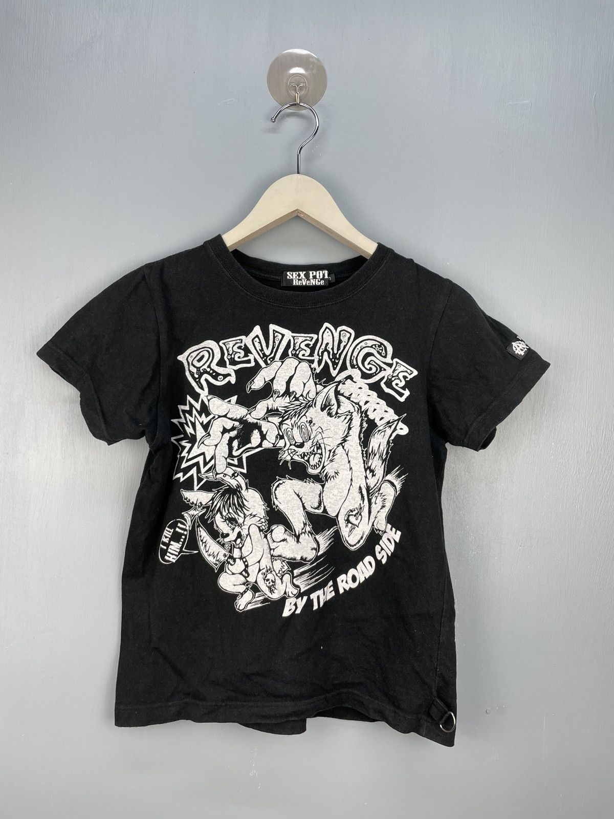 Sexpot revenge shirt outlets from Japan