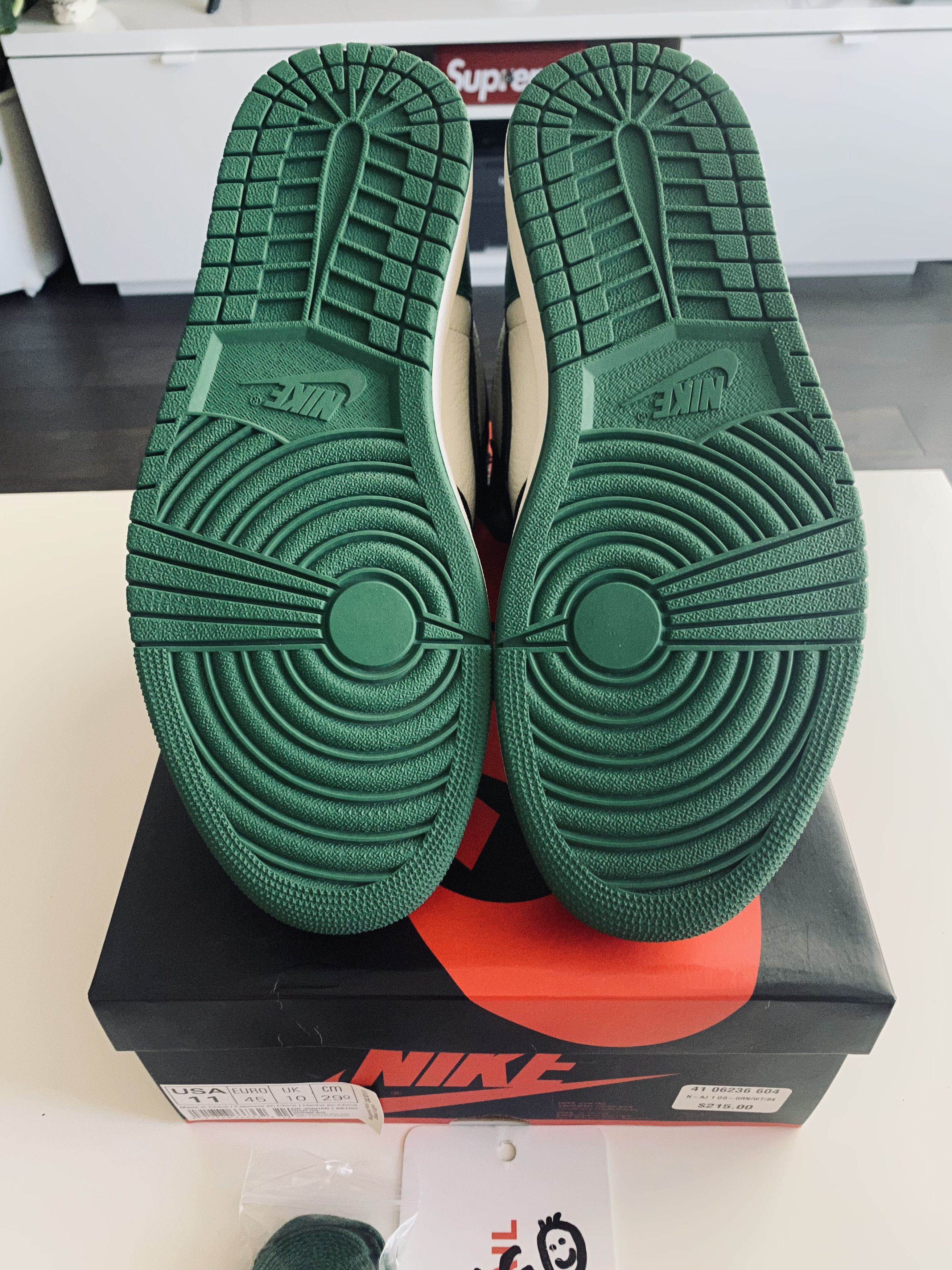 Jordan Brand Air Jordan 1 High Pine Green 1.0 Size US 11 / EU 44 - 5 Thumbnail