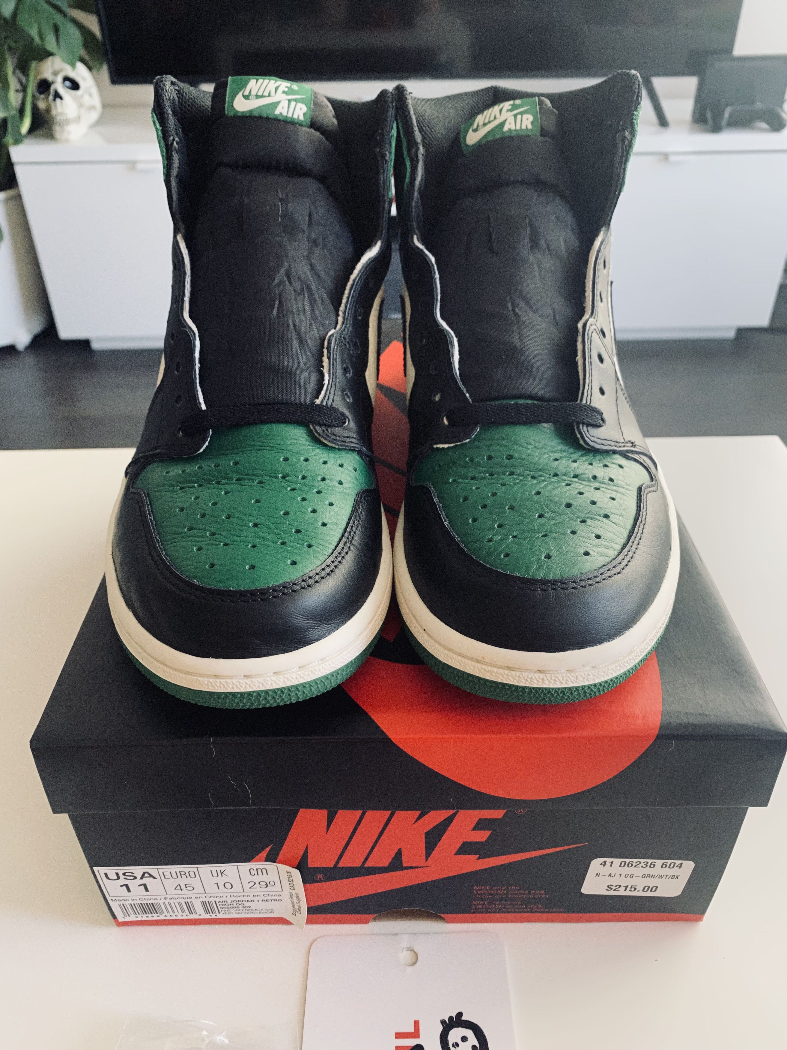 Jordan Brand Air Jordan 1 High Pine Green 1.0 Size US 11 / EU 44 - 2 Thumbnail