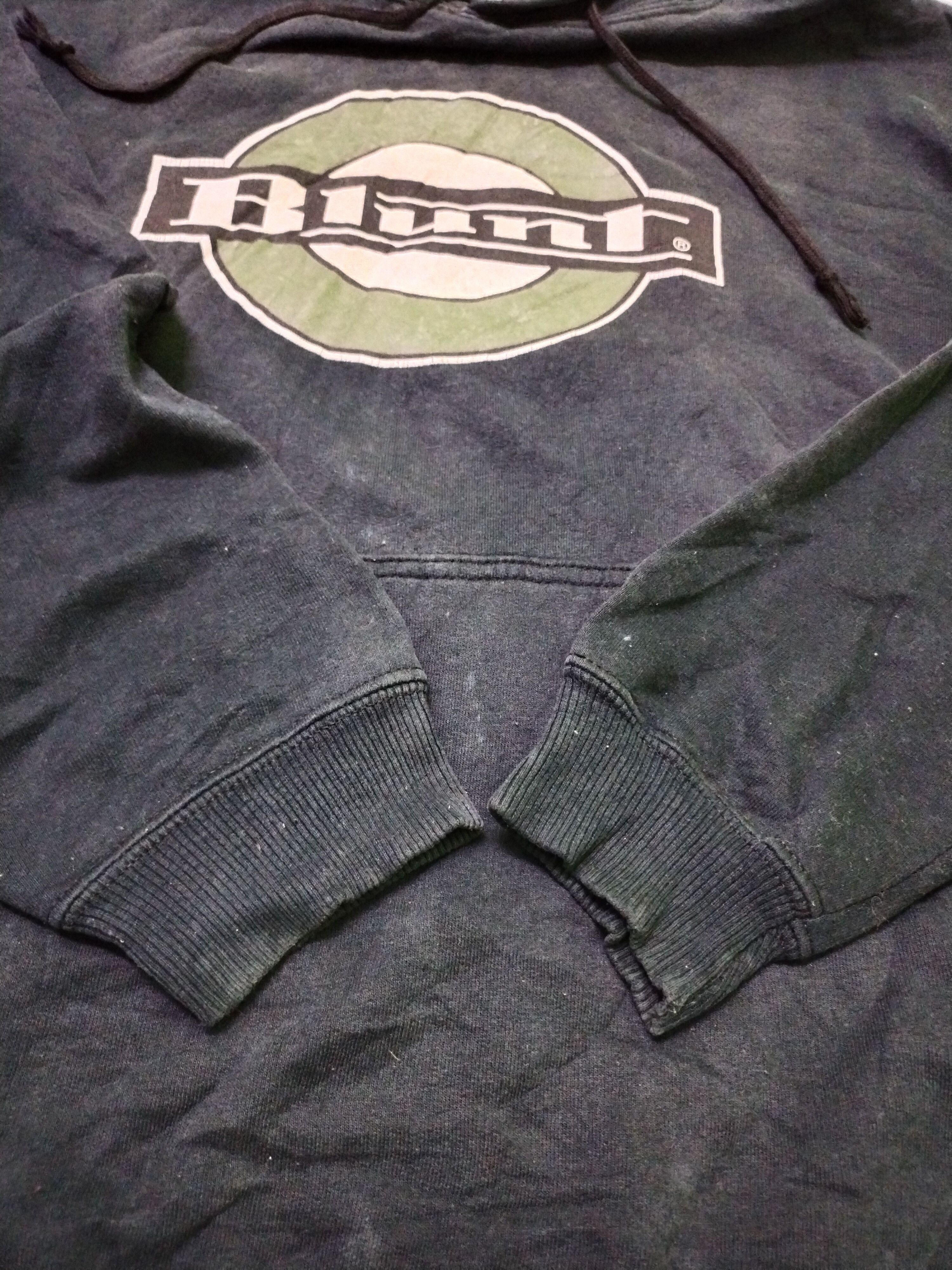 Vintage Vintage 90s Blunt Skateboard Skate Hoodies Size US S / EU 44-46 / 1 - 9 Thumbnail