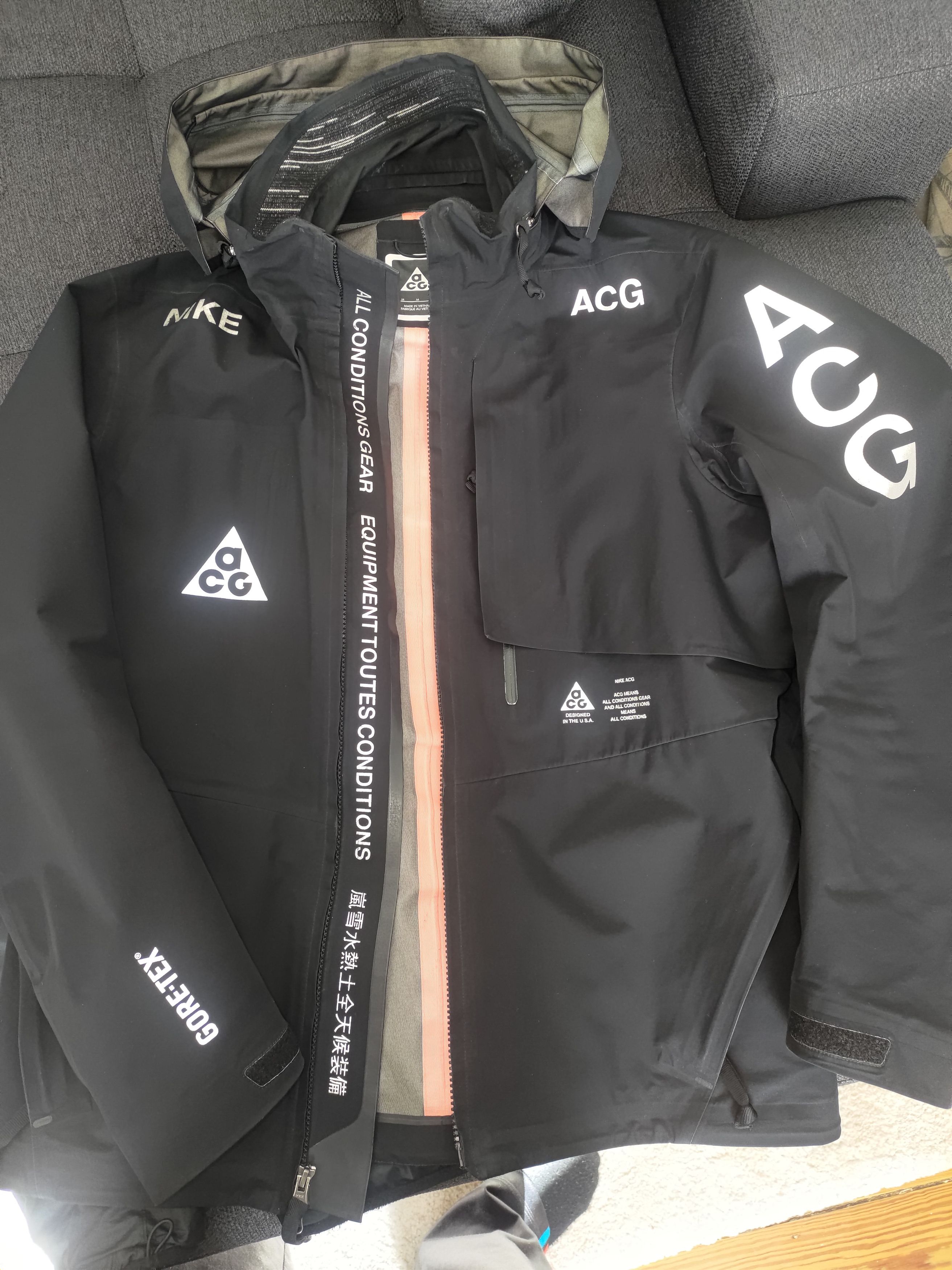 Nike ACG NikeLab ACG 2 in 1 Jacket, Collab Errolson Hugh Nike ACG NikeLab ACG 2 in 1 Jacket, Collab Errolson Hugh