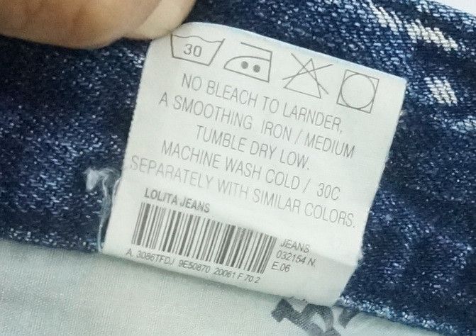 Japanese Brand RARE 🔥 YOSHITOMO NARA LOLITA Vintage Blue Jeans Size US 29 - 21 Thumbnail