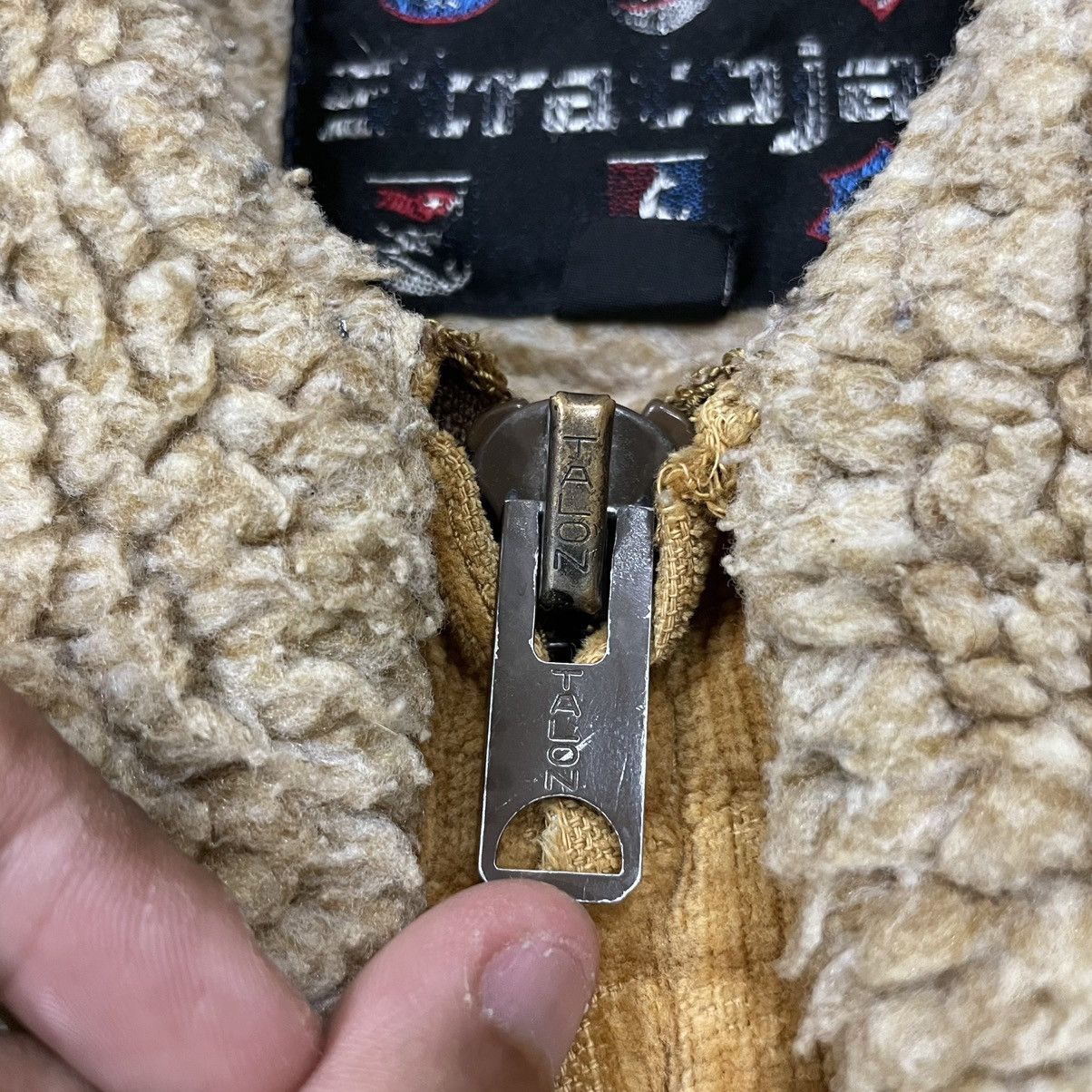 Vintage Vintage Sherpa Fleece Corduroy Jacket With Talon Zipper Size US M / EU 48-50 / 2 - 7 Thumbnail