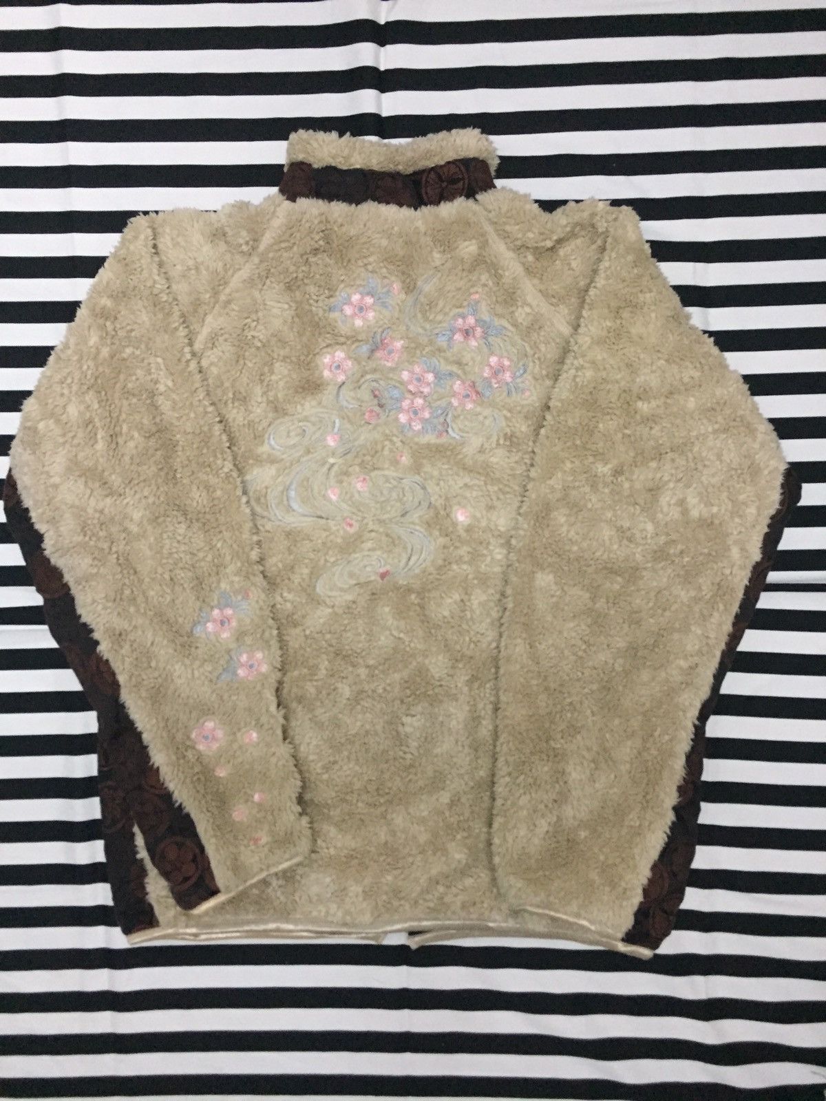 Japanese Brand 🔥Last Drop🔥Kara Kuri Tamashi Fleece Jacket Sakura Motif Size US XL / EU 56 / 4 - 4 Thumbnail