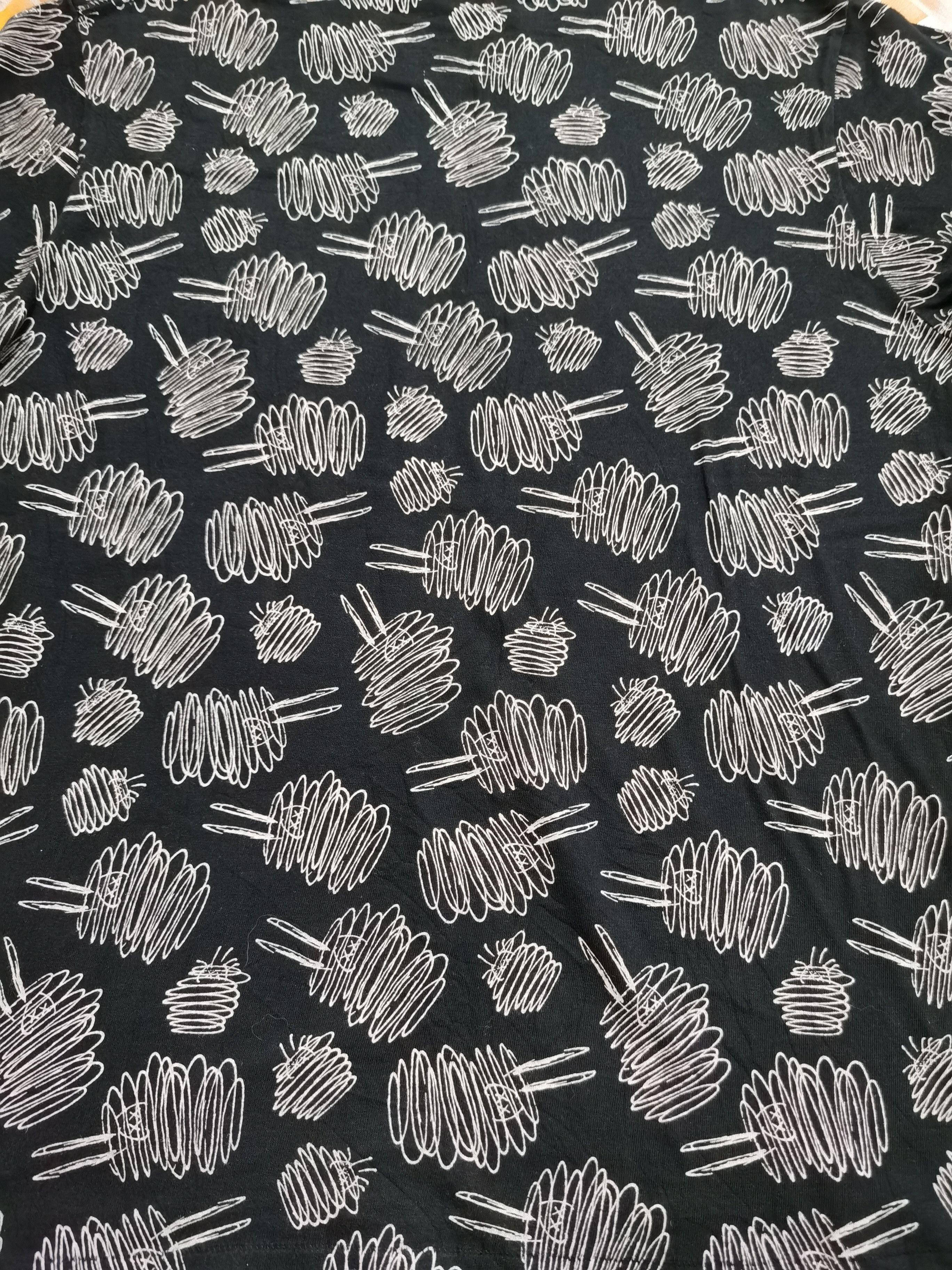 Kaws × Uniqlo Kaws x Peanuts Snoopy Full Print Tee Size US L / EU 52-54 / 3 - 6 Thumbnail