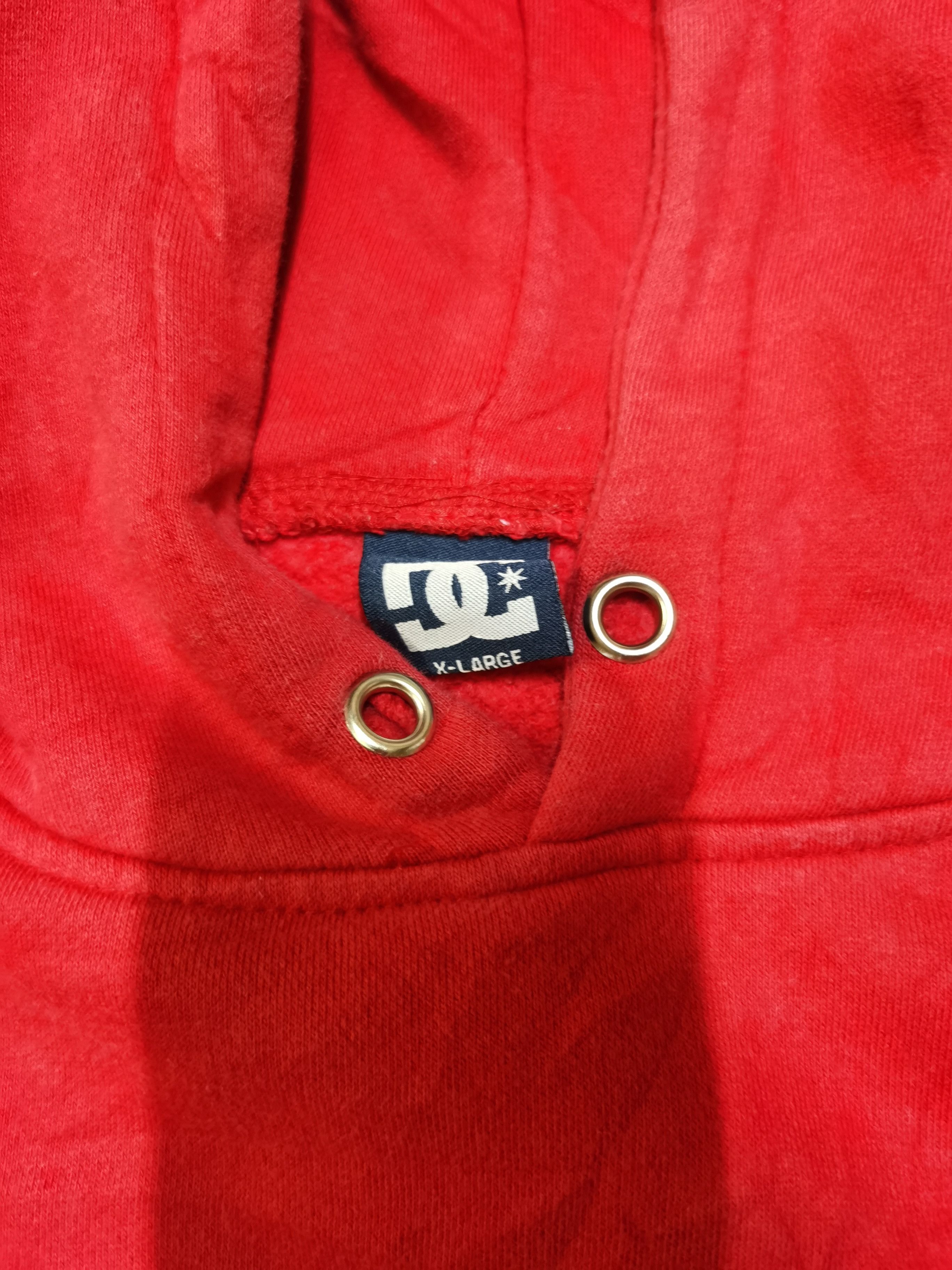 DC Vintage DC Shoe CO USA Hoodie Big Logo Embroidered Size US XL / EU 56 / 4 - 3 Thumbnail