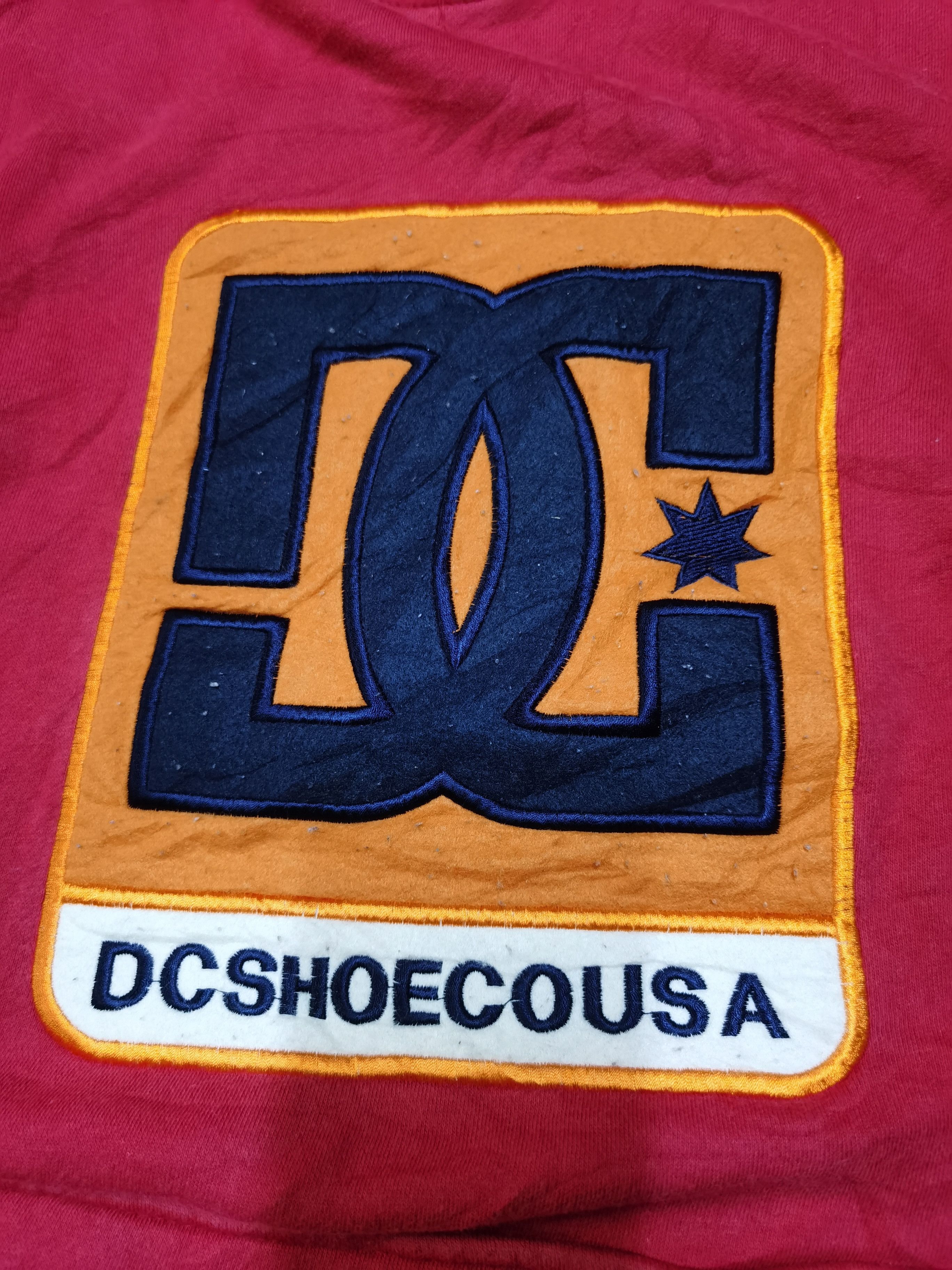 DC Vintage DC Shoe CO USA Hoodie Big Logo Embroidered Size US XL / EU 56 / 4 - 2 Thumbnail
