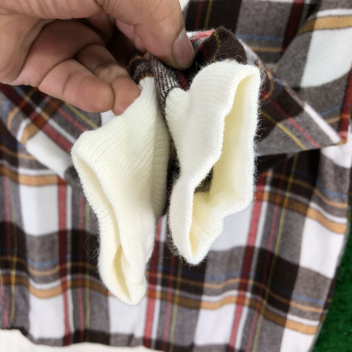Vintage Vintage Wool Sweater Checkered V-Neck Unbranded Size M / US 6-8 / IT 42-44 - 10 Thumbnail