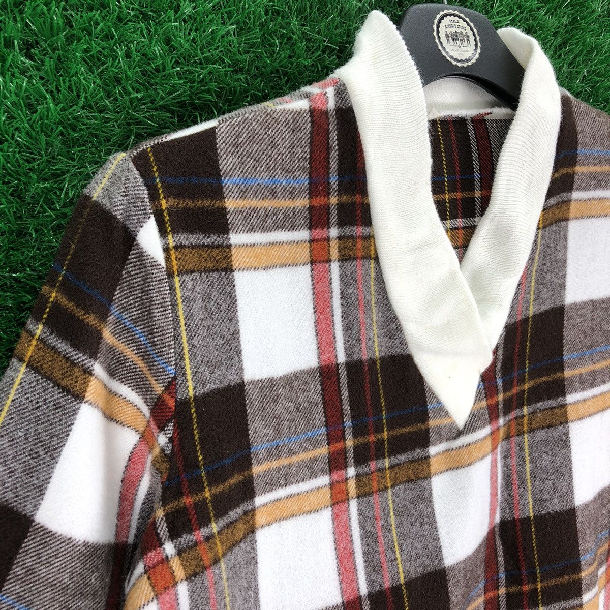 Vintage Vintage Wool Sweater Checkered V-Neck Unbranded Size M / US 6-8 / IT 42-44 - 2 Thumbnail