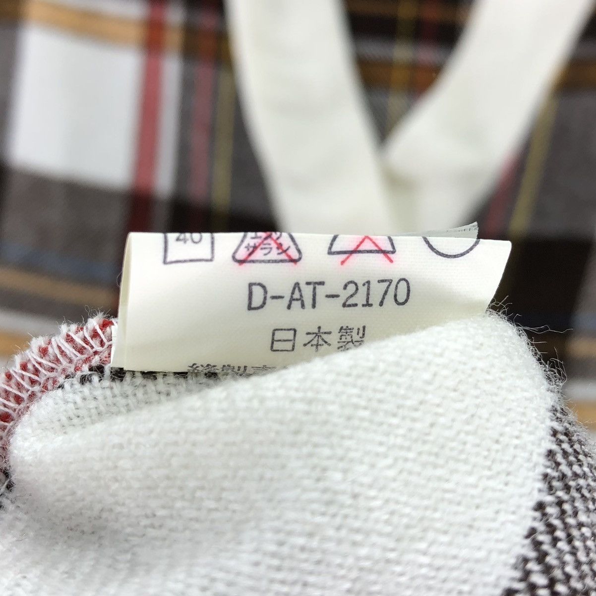 Vintage Vintage Wool Sweater Checkered V-Neck Unbranded Size M / US 6-8 / IT 42-44 - 14 Thumbnail