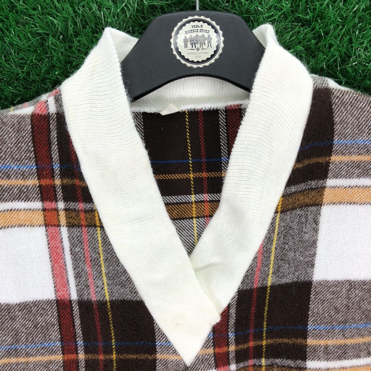 Vintage Vintage Wool Sweater Checkered V-Neck Unbranded Size M / US 6-8 / IT 42-44 - 7 Thumbnail