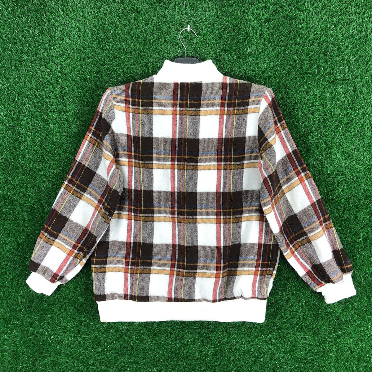 Vintage Vintage Wool Sweater Checkered V-Neck Unbranded Size M / US 6-8 / IT 42-44 - 4 Thumbnail