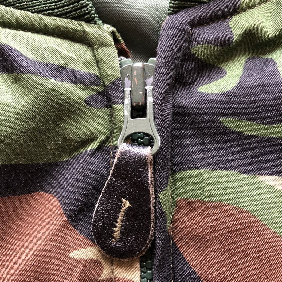 If Six Was Nine Vintage 90's Bomber Jacket Camouflage Woodland Size US XL / EU 56 / 4 - 14 Thumbnail
