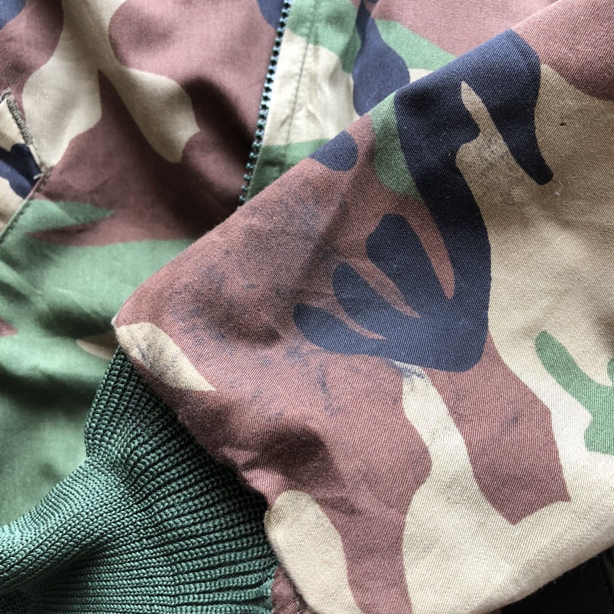 If Six Was Nine Vintage 90's Bomber Jacket Camouflage Woodland Size US XL / EU 56 / 4 - 17 Thumbnail