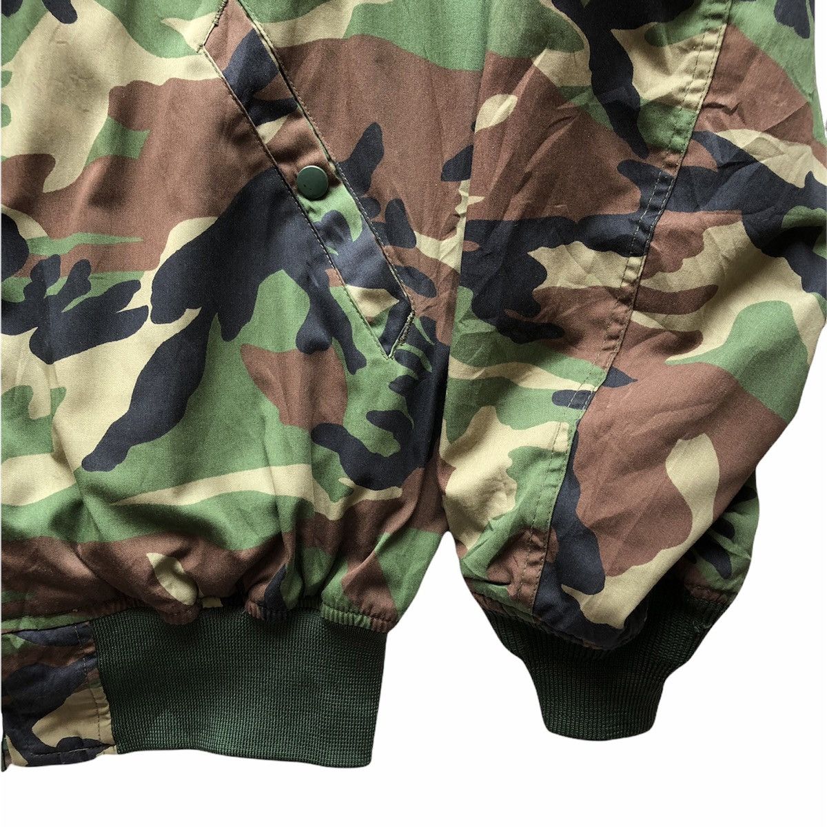 If Six Was Nine Vintage 90's Bomber Jacket Camouflage Woodland Size US XL / EU 56 / 4 - 7 Thumbnail