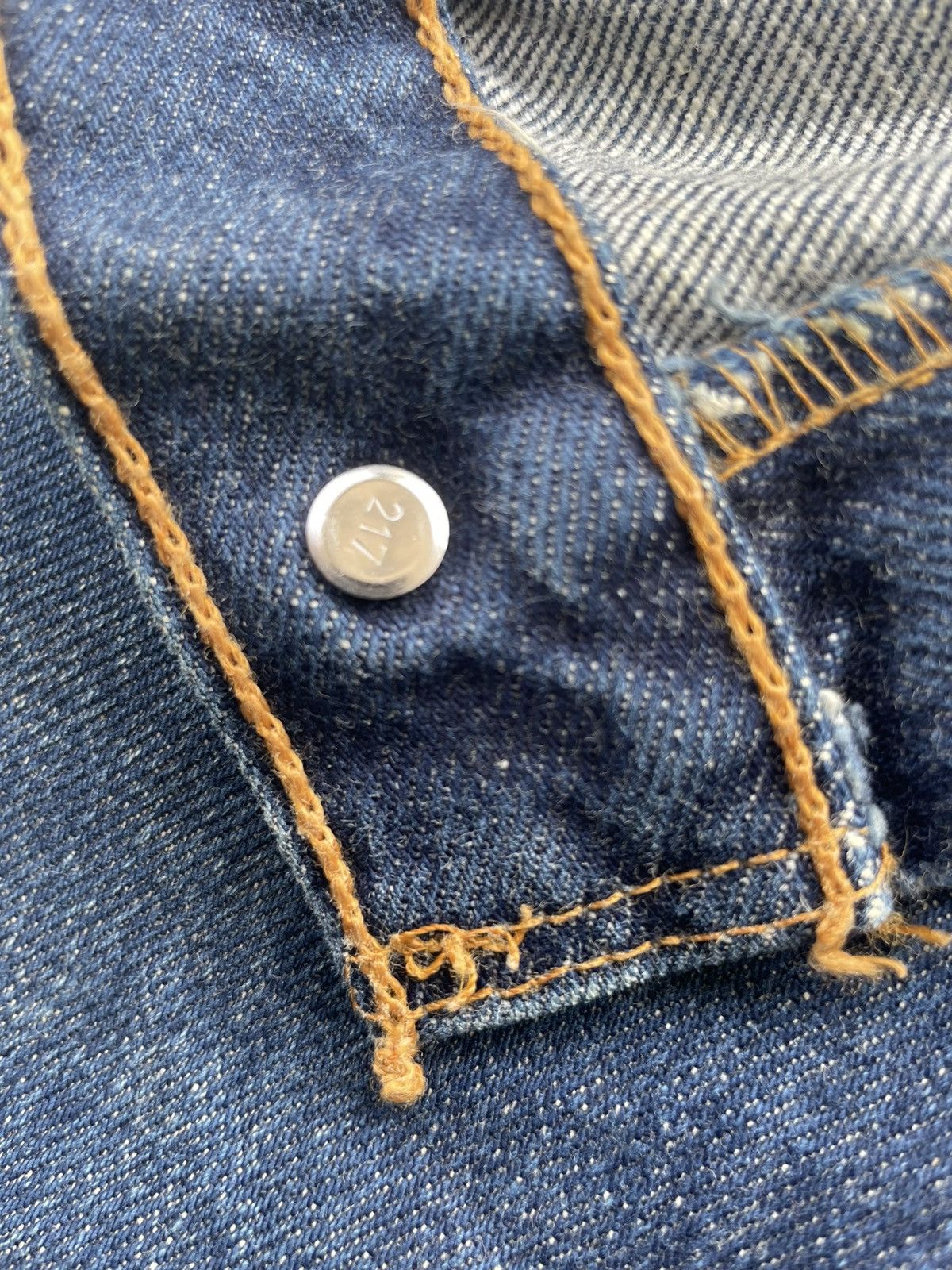 Levi's Vintage Levi’s 501 2000 Canada Size US 31 - 13 Thumbnail