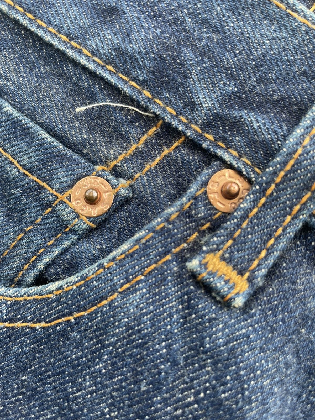 Levi's Vintage Levi’s 501 2000 Canada Size US 31 - 15 Thumbnail