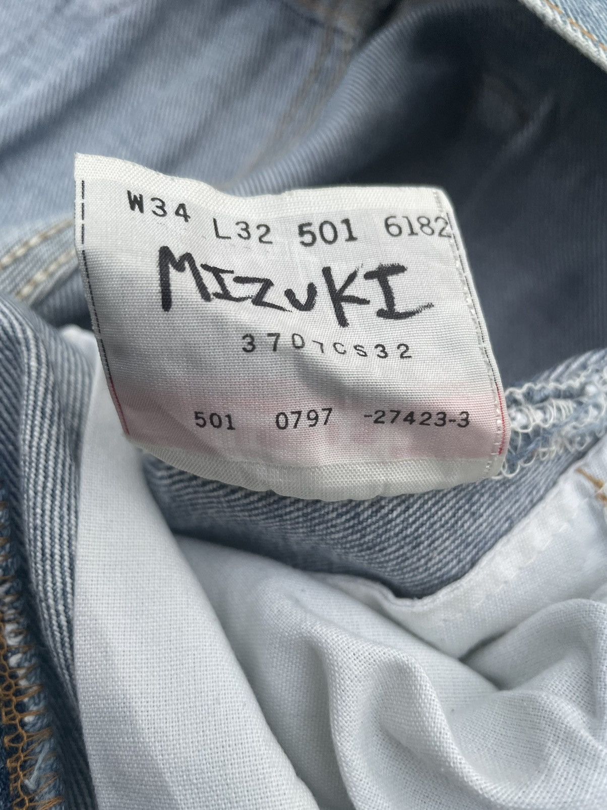 Levi's Vintage levis 501 1997 USA Aging Faded Wash Denim Size US 34 / EU 50 - 12 Thumbnail