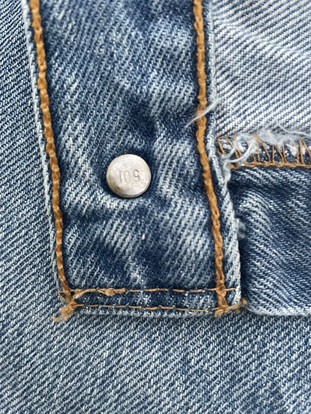 Levi's Vintage levis 501 1997 USA Aging Faded Wash Denim Size US 34 / EU 50 - 14 Thumbnail