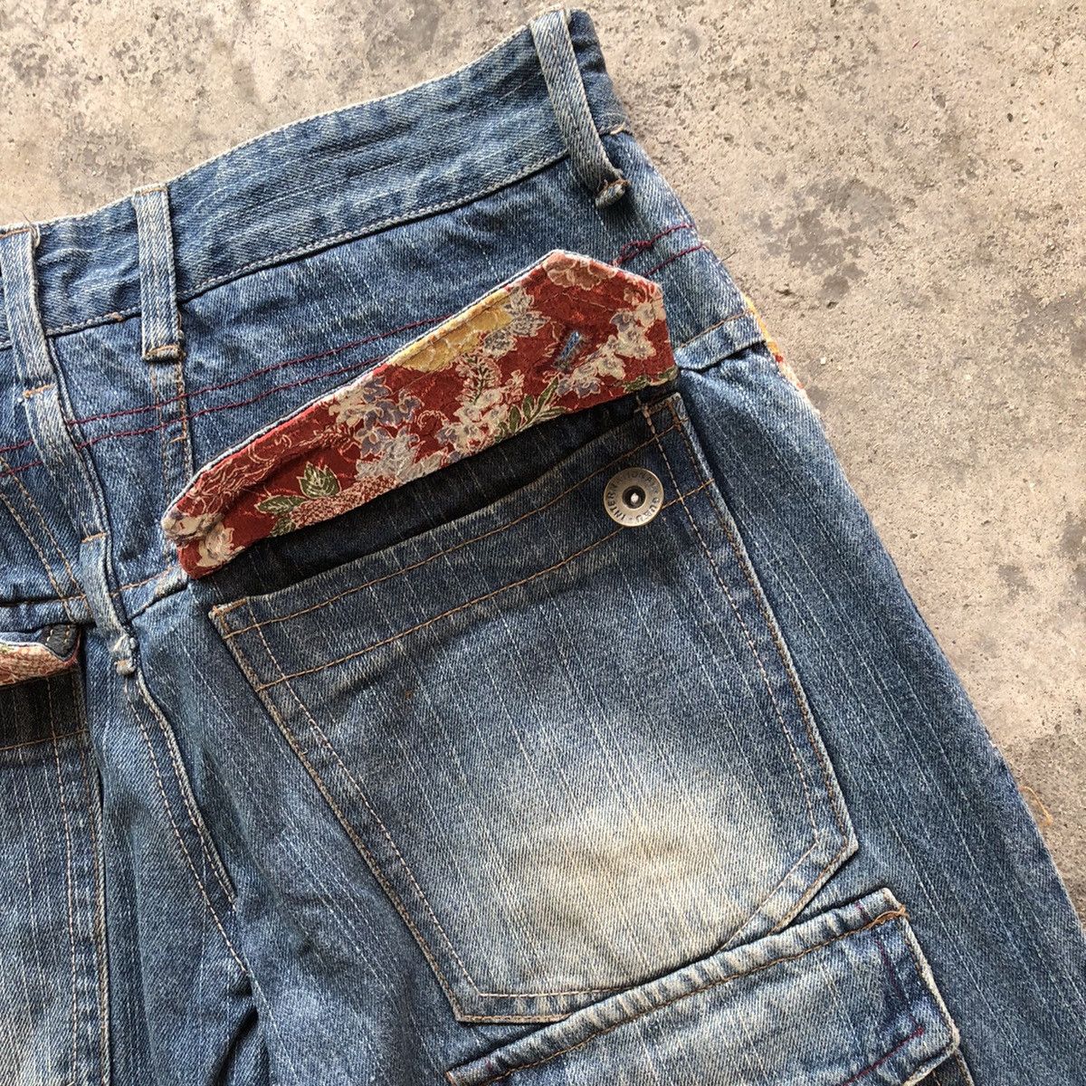 Japanese Brand 🔥Thrash🔥🇯🇵Gumu International Flower Motif Distress Rips Jeans Size US 32 / EU 48 - 12 Thumbnail