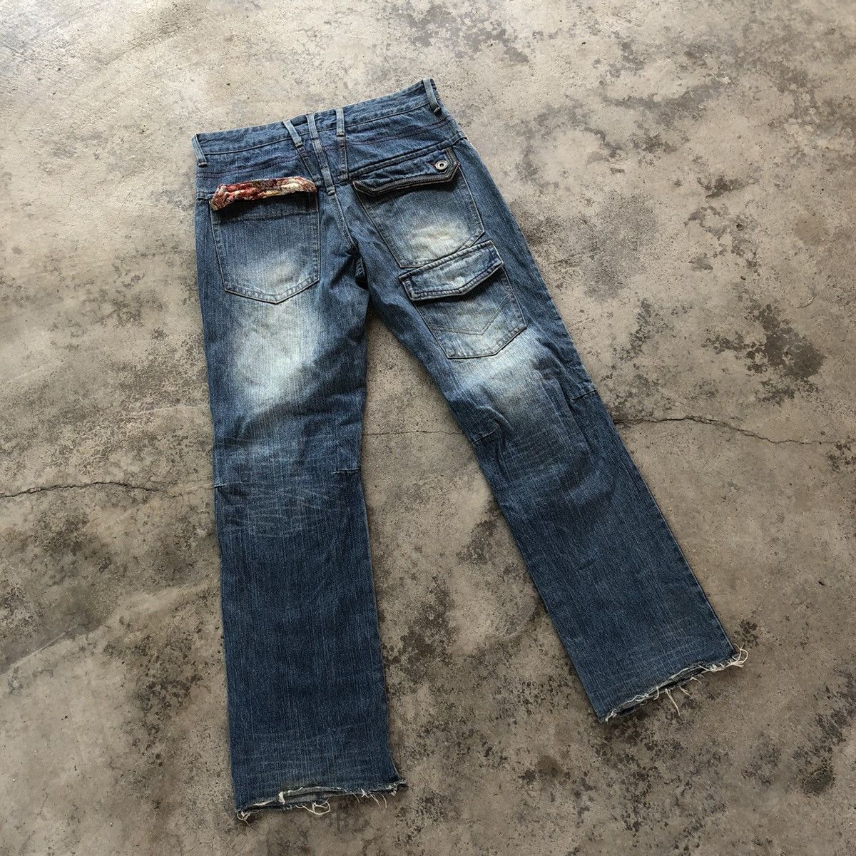 Japanese Brand 🔥Thrash🔥🇯🇵Gumu International Flower Motif Distress Rips Jeans Size US 32 / EU 48 - 4 Thumbnail