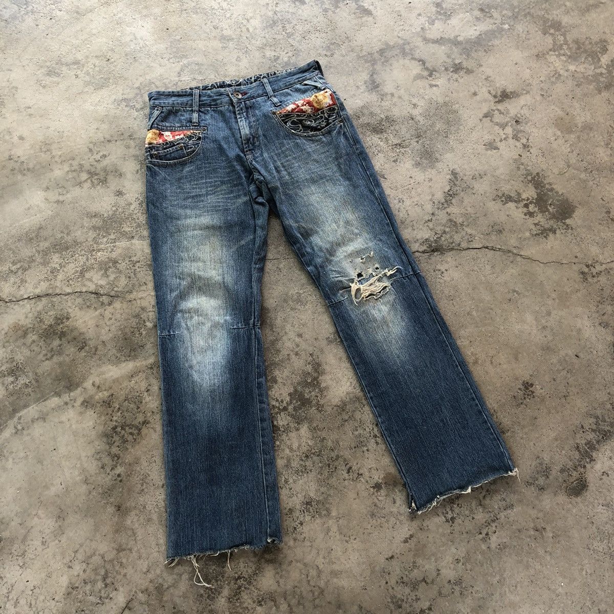 🔥Thrash🔥🇯🇵Gumu International Flower Motif Distress Rips Jeans