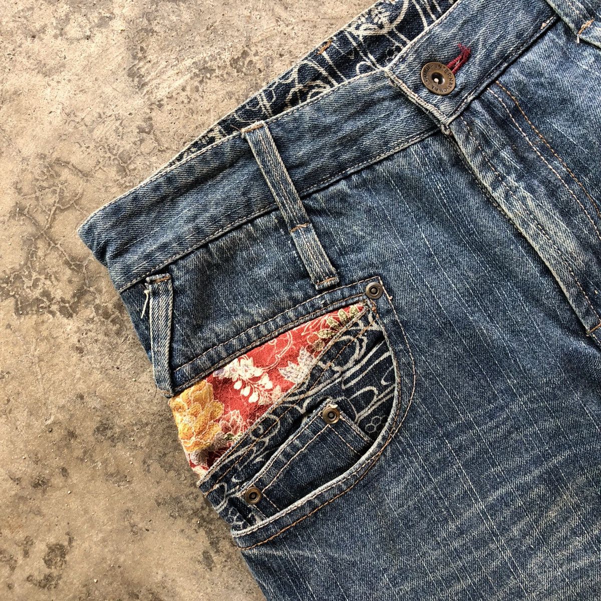 Japanese Brand 🔥Thrash🔥🇯🇵Gumu International Flower Motif Distress Rips Jeans Size US 32 / EU 48 - 14 Thumbnail
